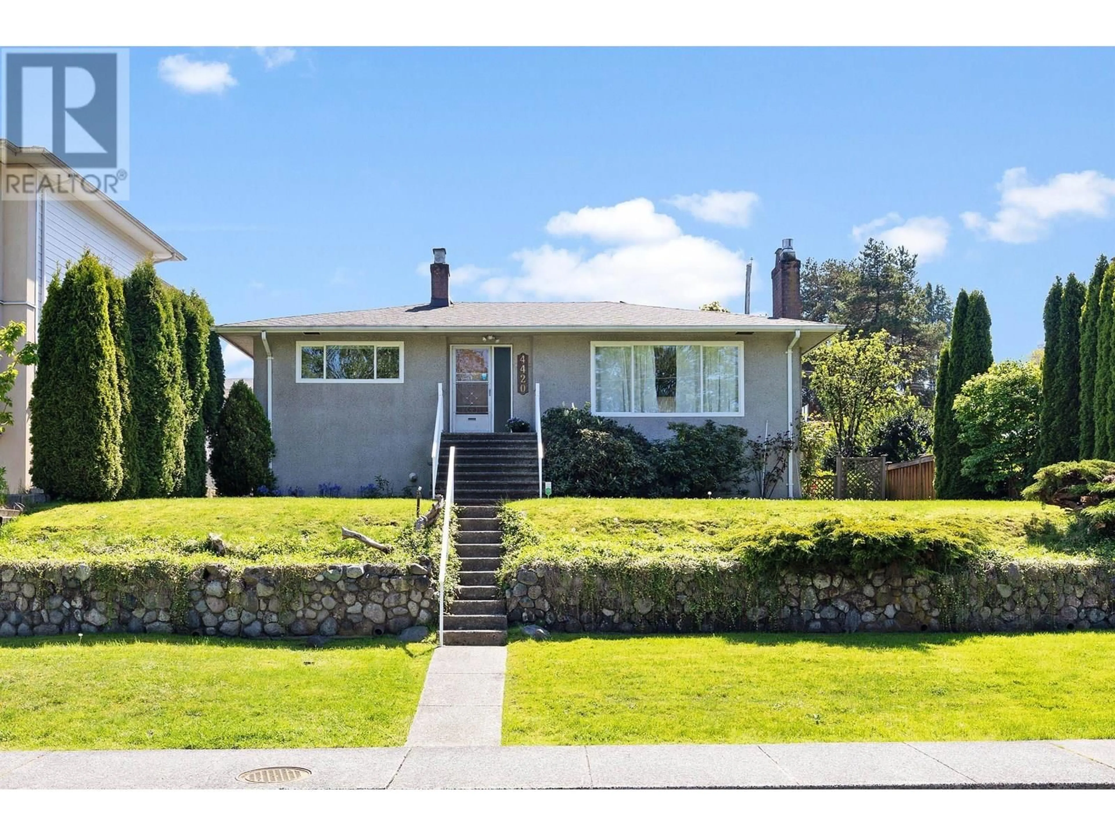 Home with vinyl exterior material, street for 4420 WILDWOOD CRESCENT, Burnaby British Columbia V5G2M4