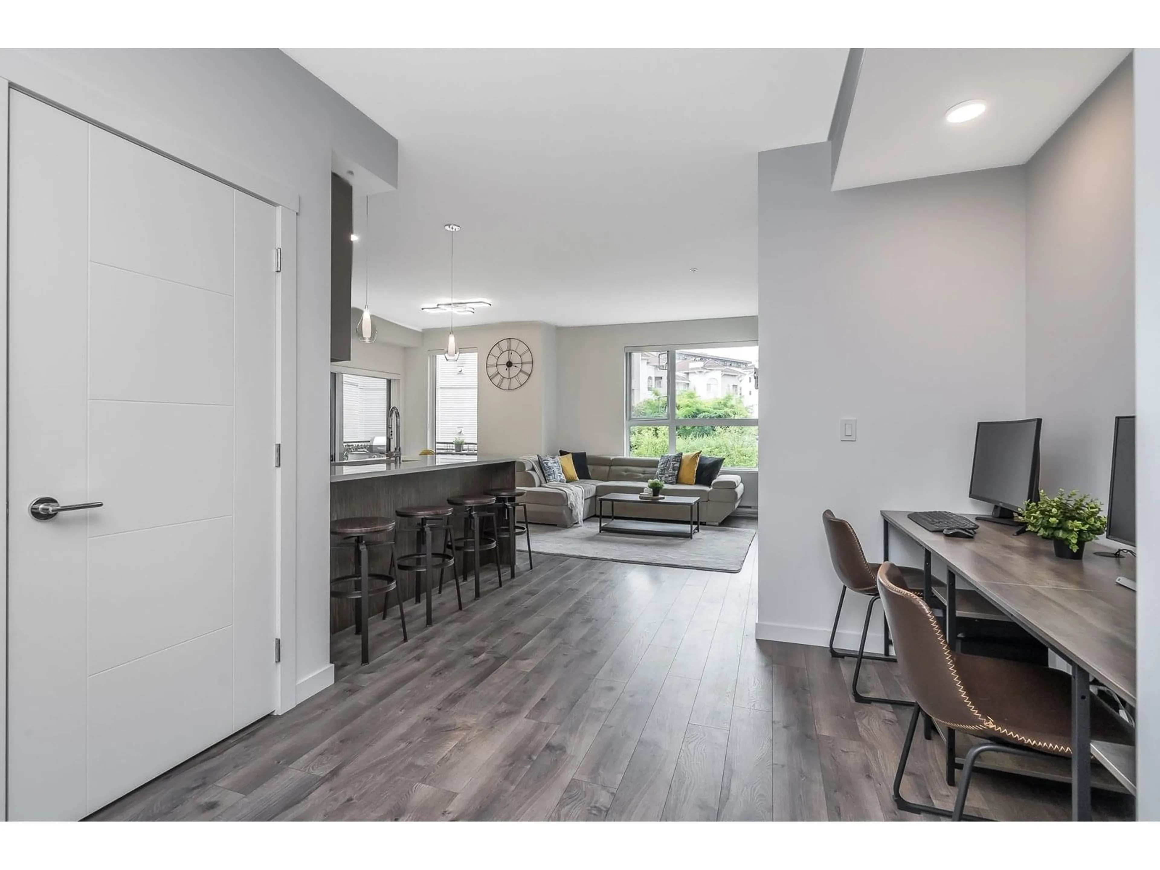 Open concept kitchen, unknown for 202 - 3182 GLADWIN, Abbotsford British Columbia V2T0K8