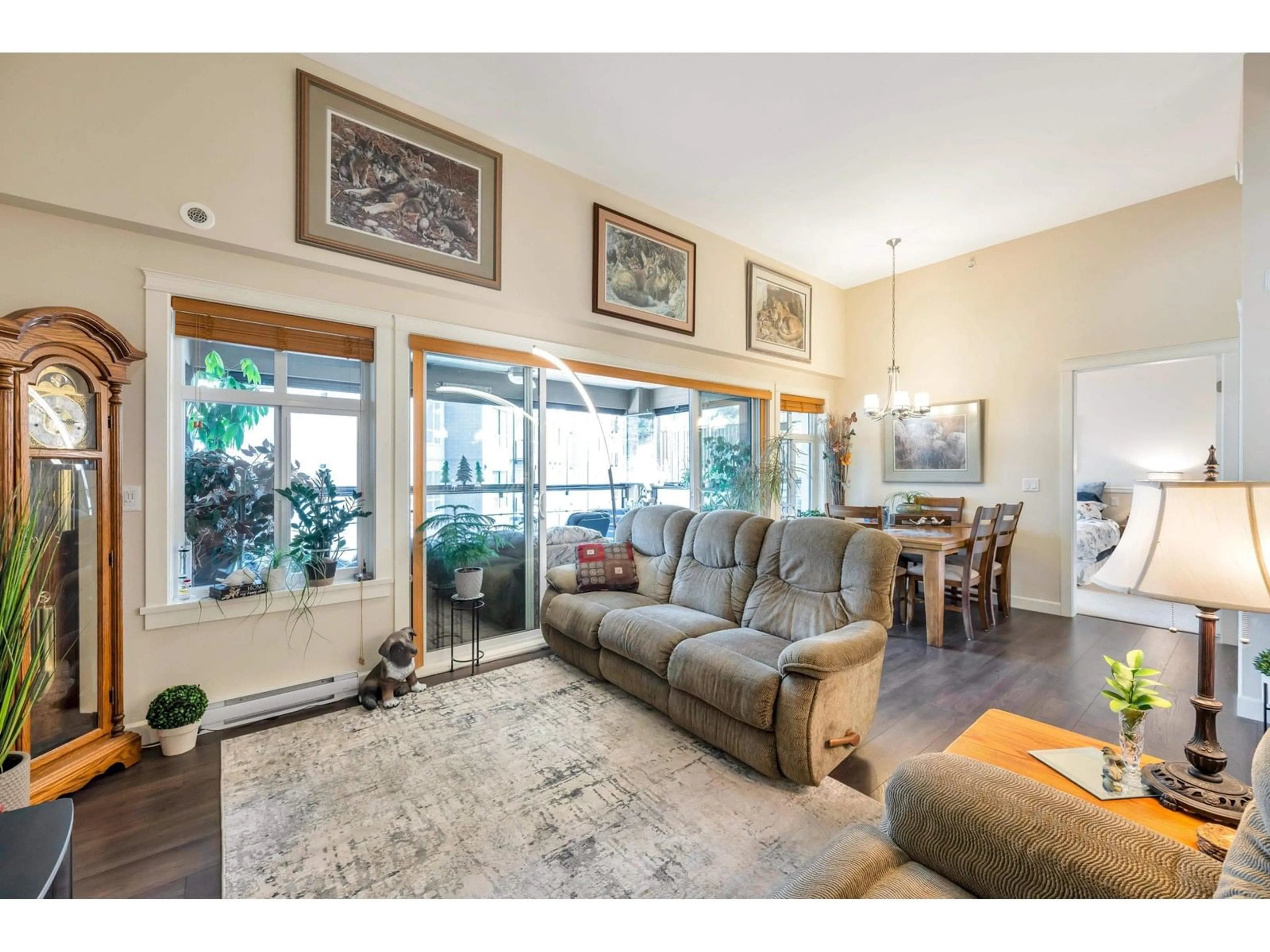 Living room with furniture, unknown for 504 - 3535 146A, Surrey British Columbia V4P0H2