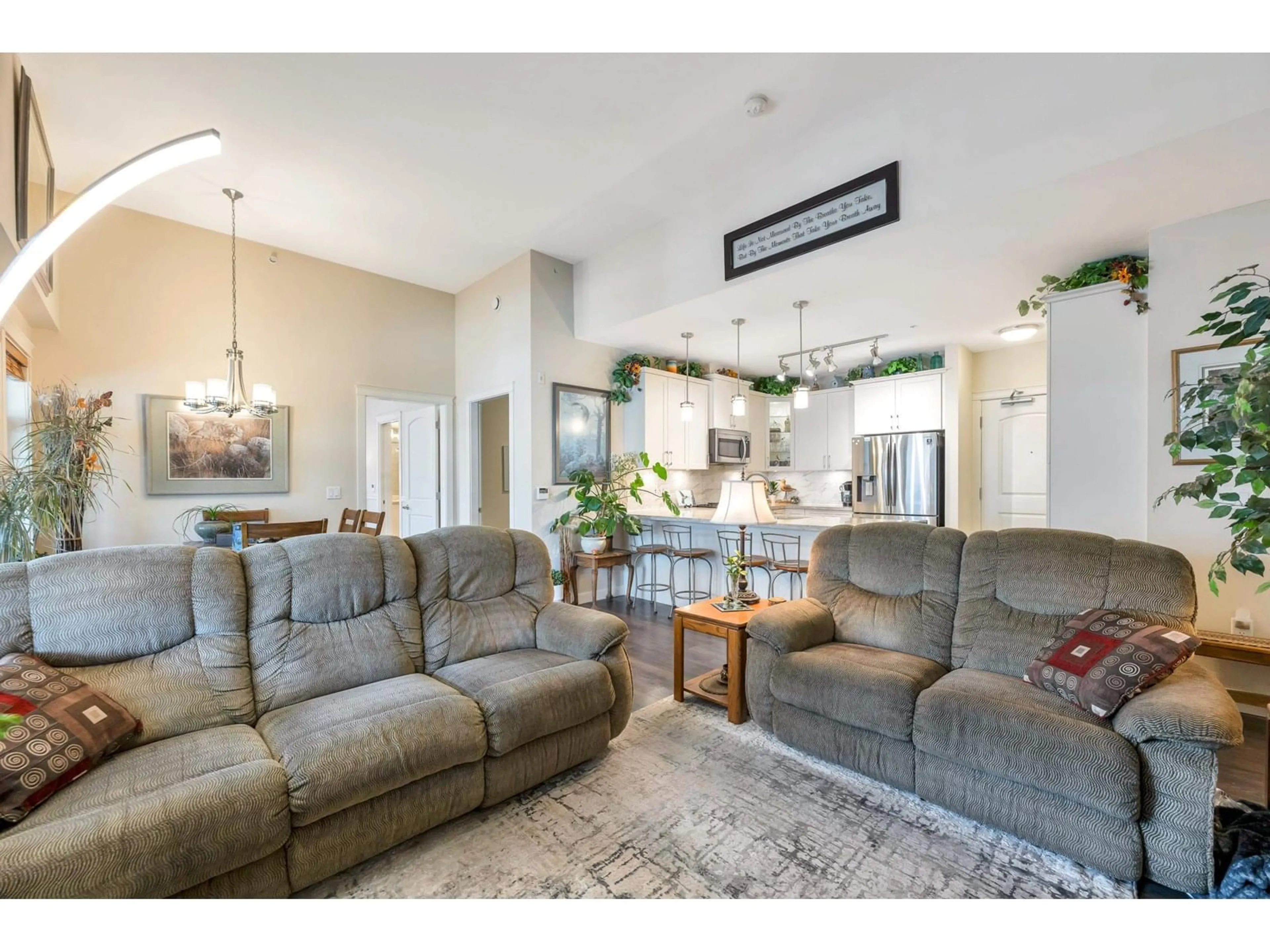 Living room with furniture, unknown for 504 - 3535 146A, Surrey British Columbia V4P0H2