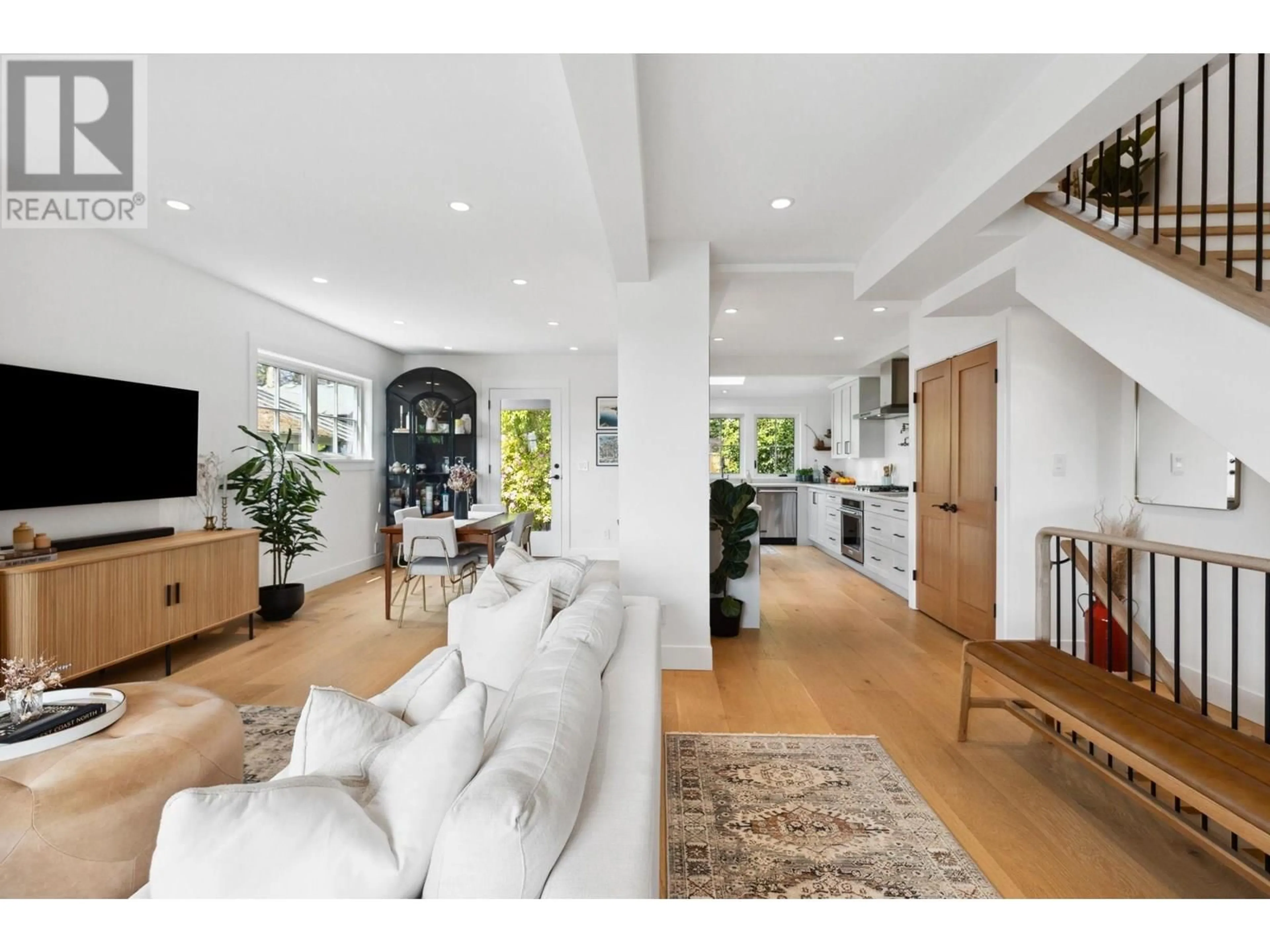 Living room with furniture, unknown for 230 28 STREET, North Vancouver British Columbia V7N1C2