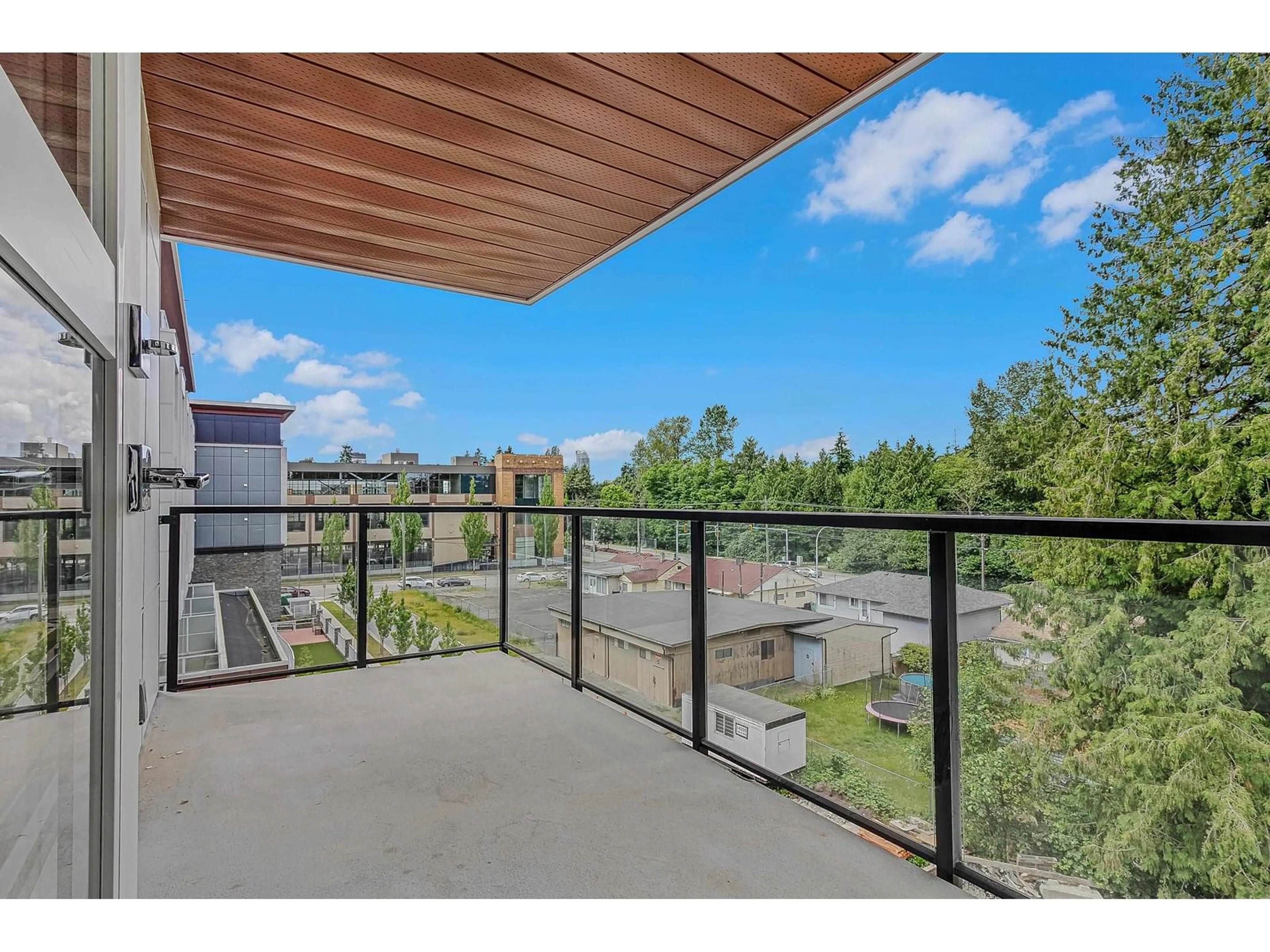 Patio, unknown for 412 - 14257 103A, Surrey British Columbia V3T1T1