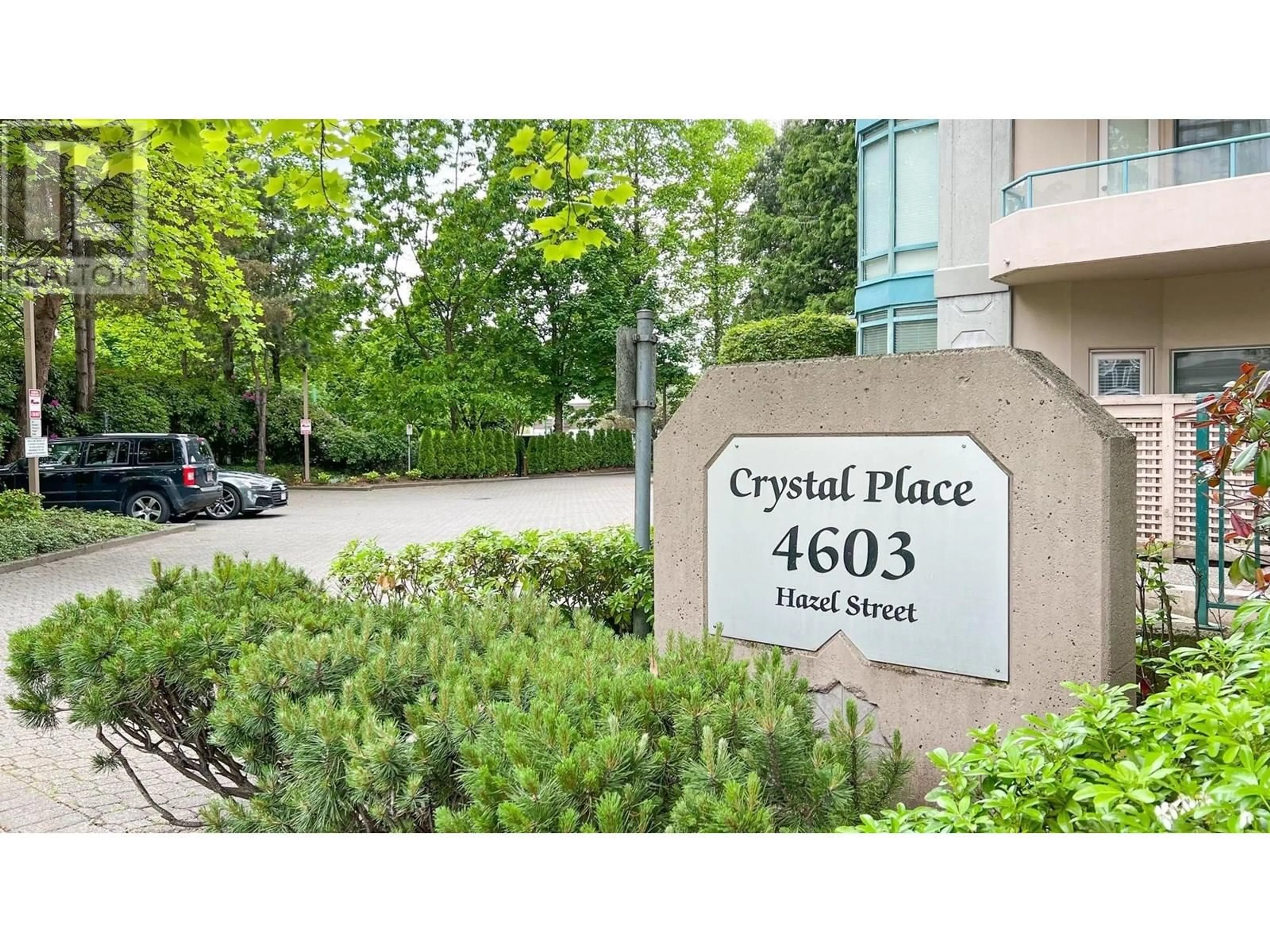 Indoor foyer for 804 - 4603 HAZEL STREET, Burnaby British Columbia V5H4N1