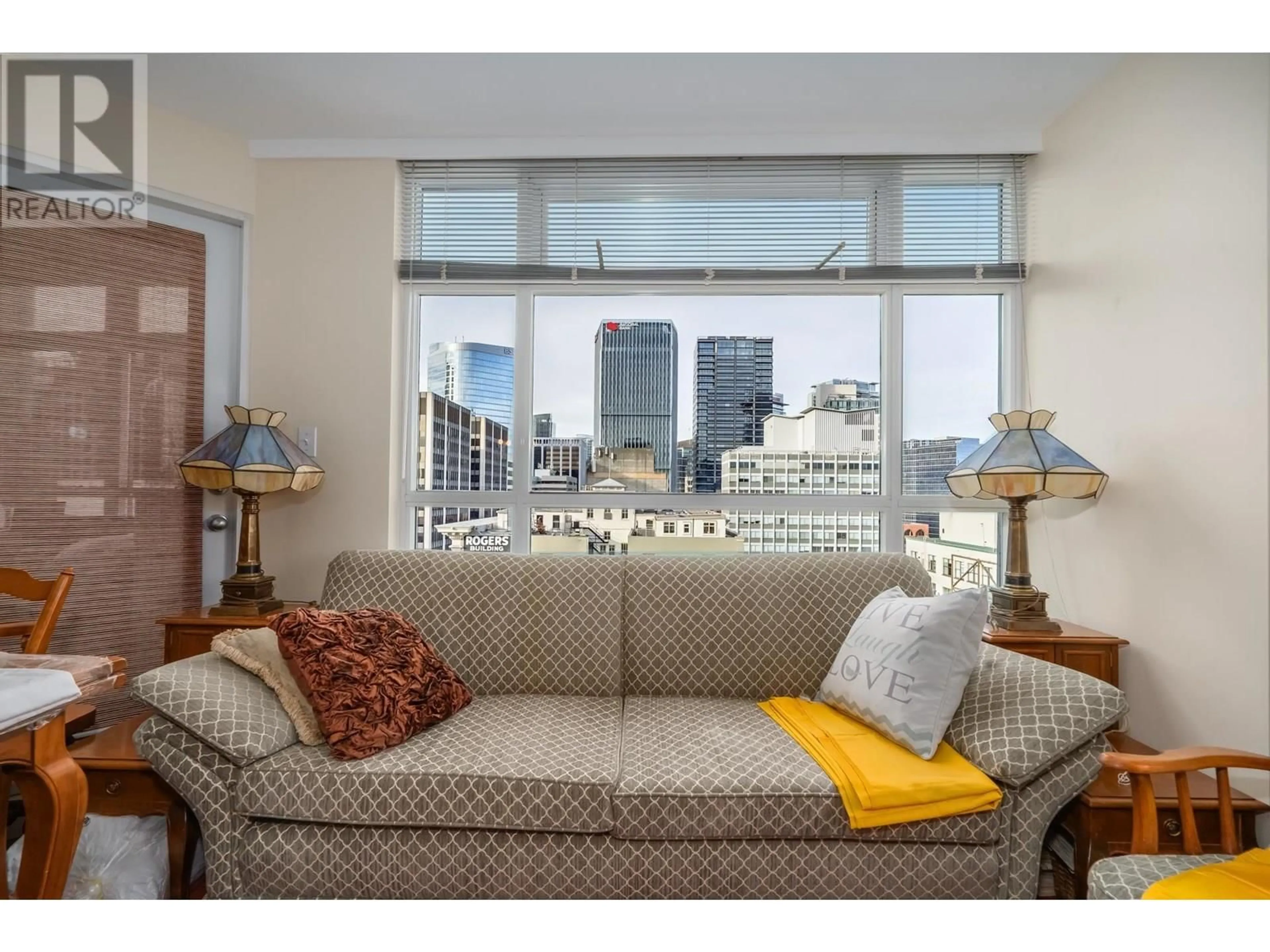 Living room with furniture, carpet floor for 1604 - 438 SEYMOUR STREET, Vancouver British Columbia V6B6H4