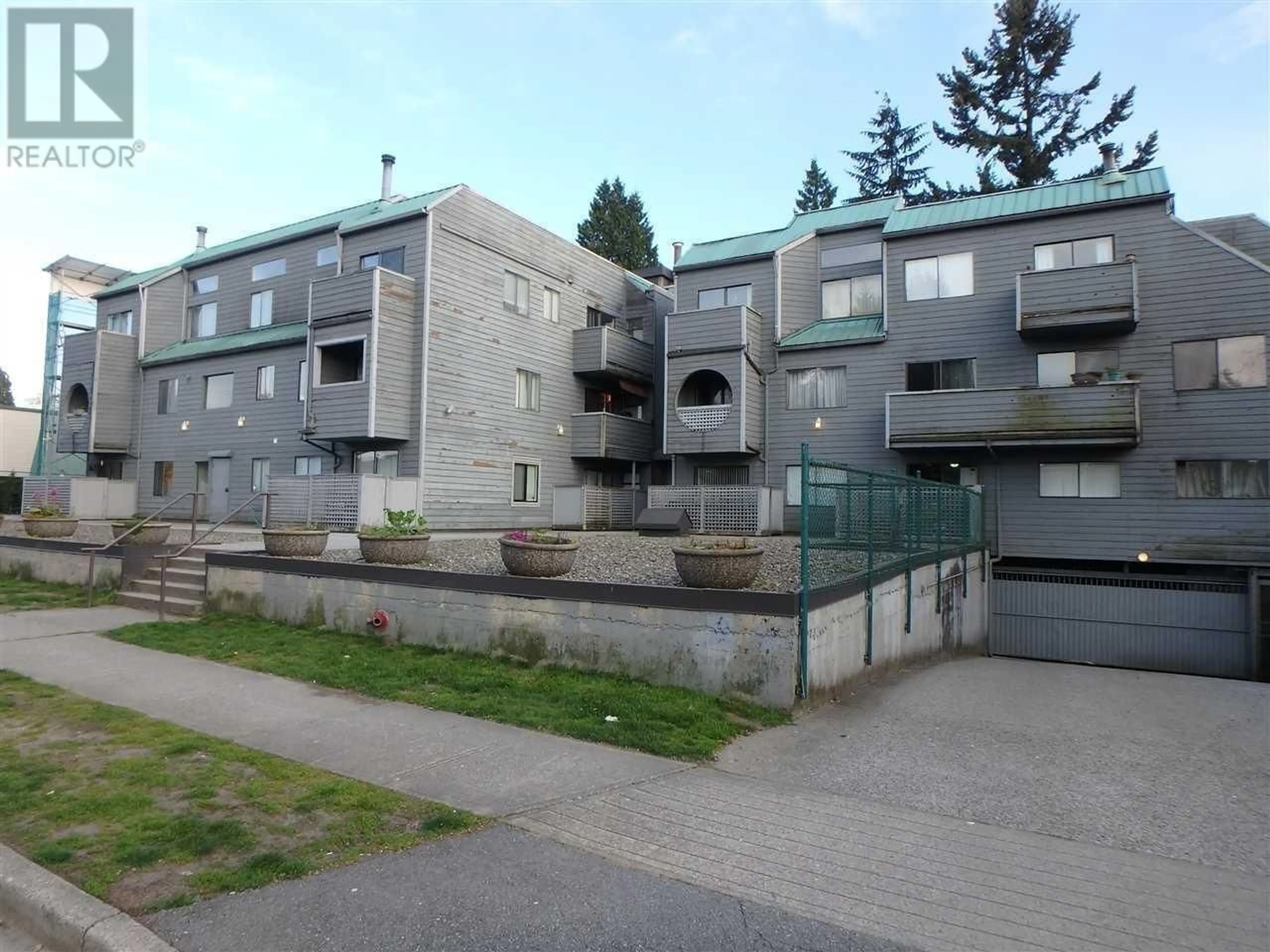 Patio, street for 105 - 1948 COQUITLAM AVENUE, Port Coquitlam British Columbia V3E0B2