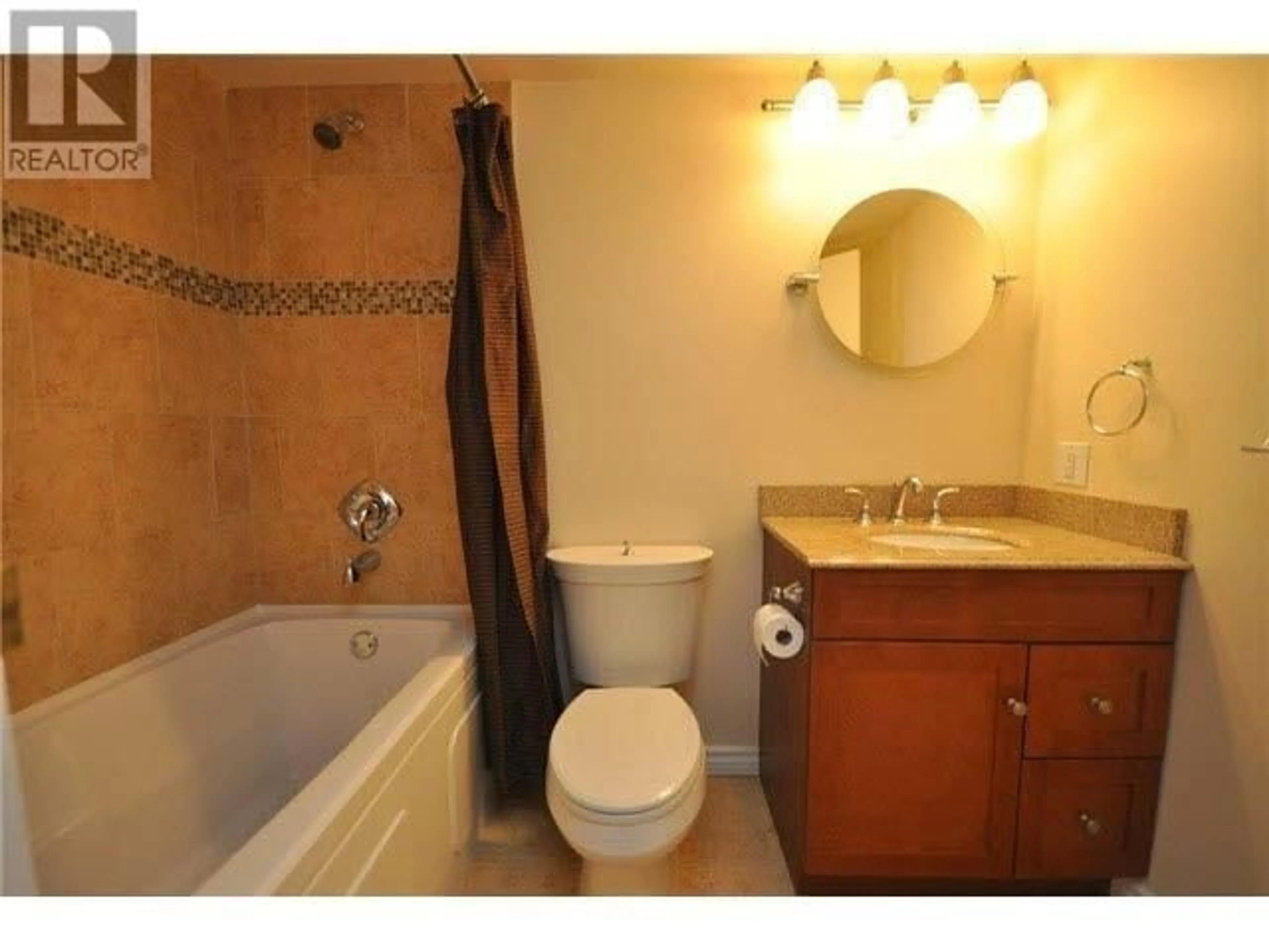 Standard bathroom, ceramic/tile floor for 105 - 1948 COQUITLAM AVENUE, Port Coquitlam British Columbia V3E0B2