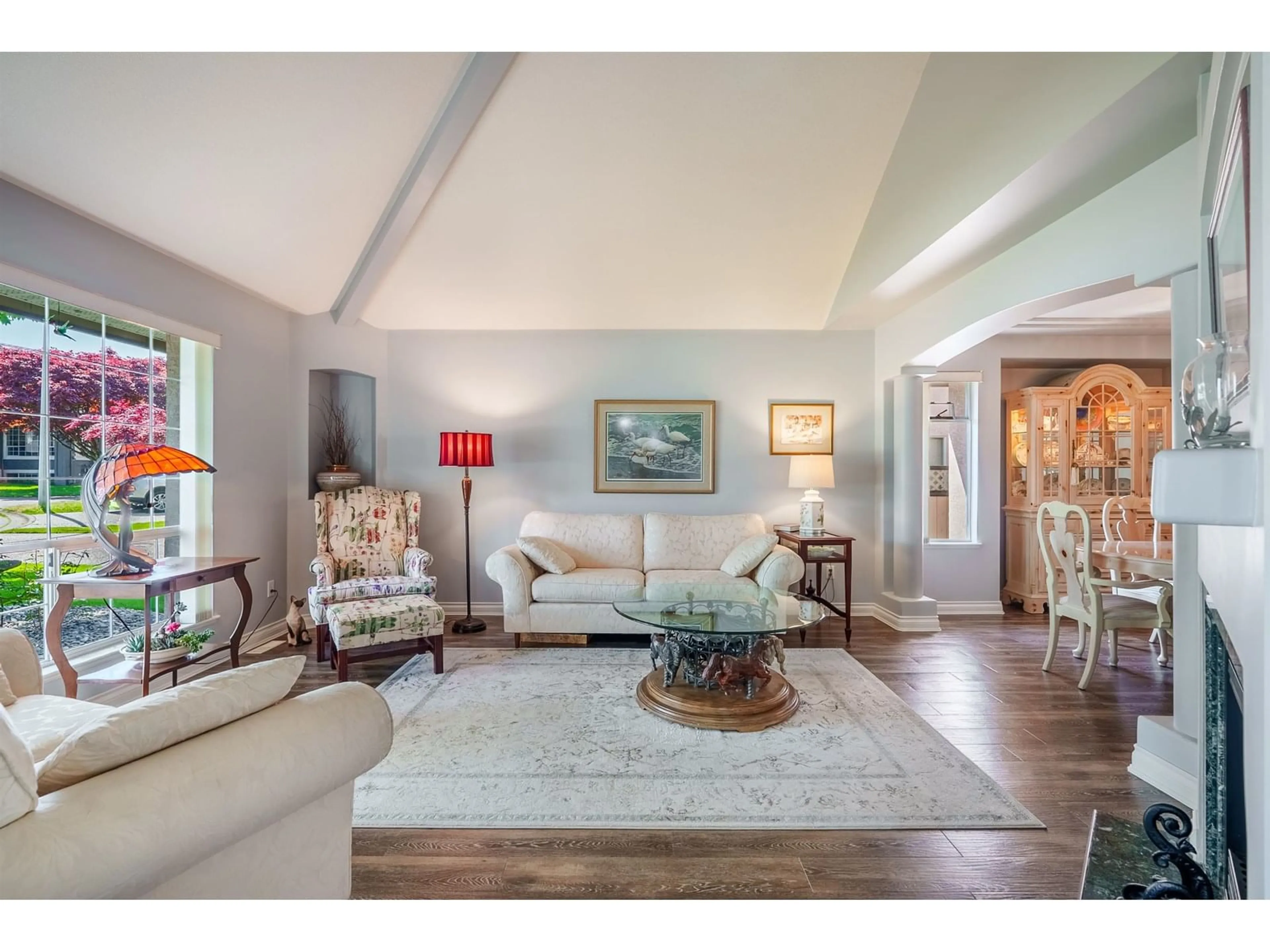Living room with furniture, unknown for 10289 170A, Surrey British Columbia V4N3L1