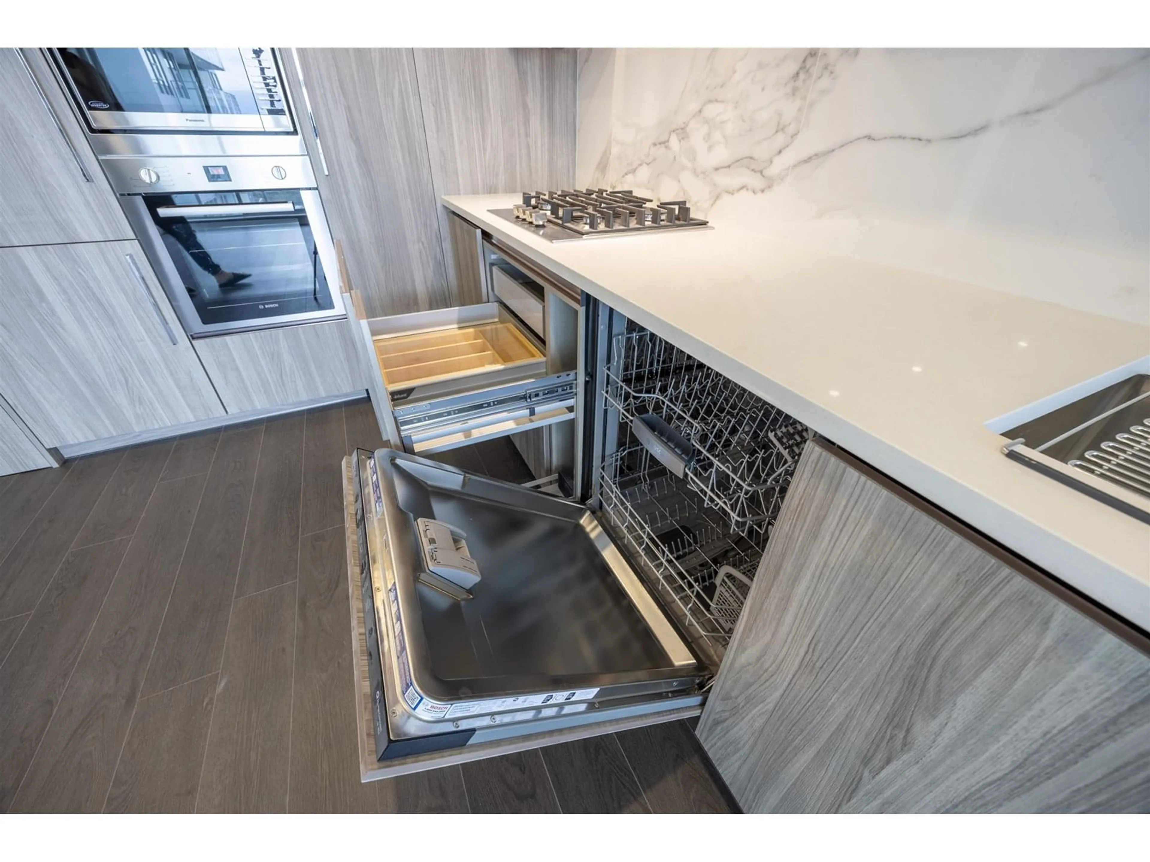 Contemporary kitchen, ceramic/tile floor for 2101 - 13768 110TH, Surrey British Columbia V3T0Z2