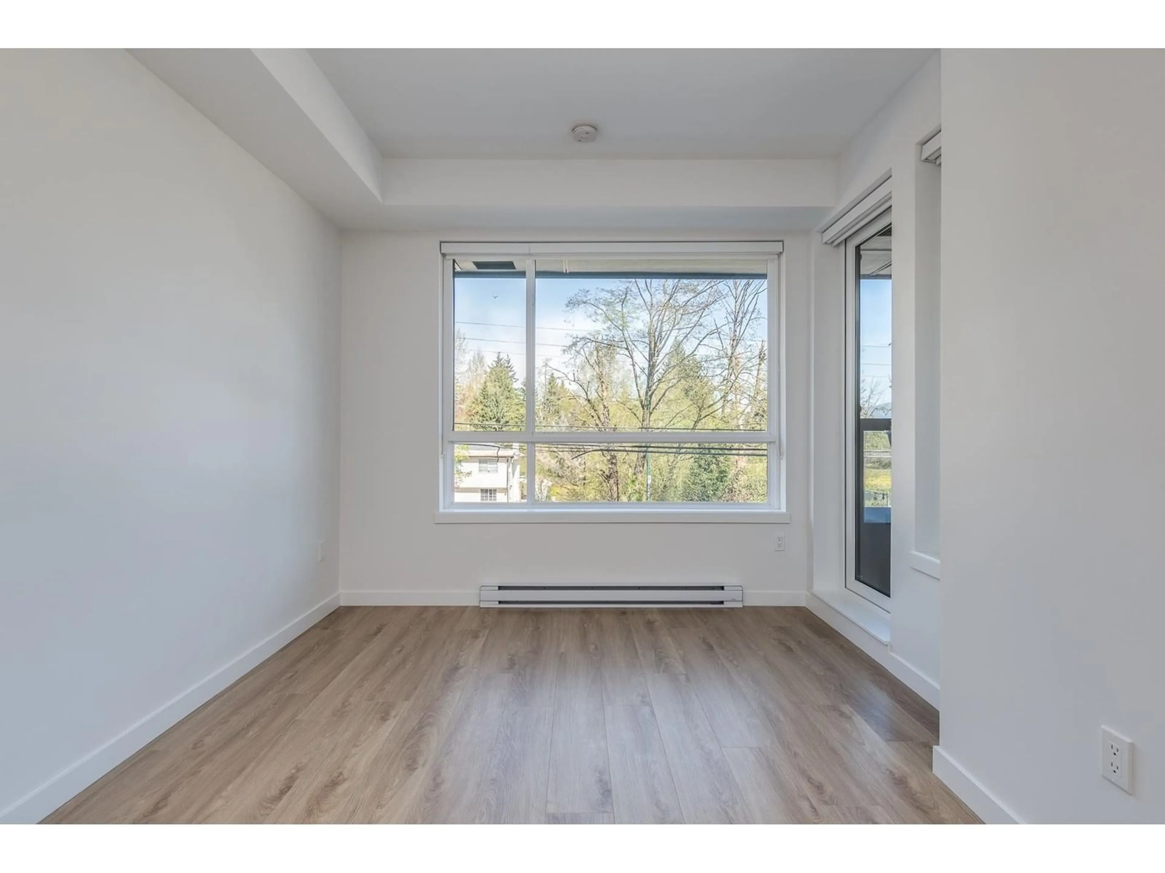 A pic of a room for E216 - 13858 108, Surrey British Columbia V3T0T8
