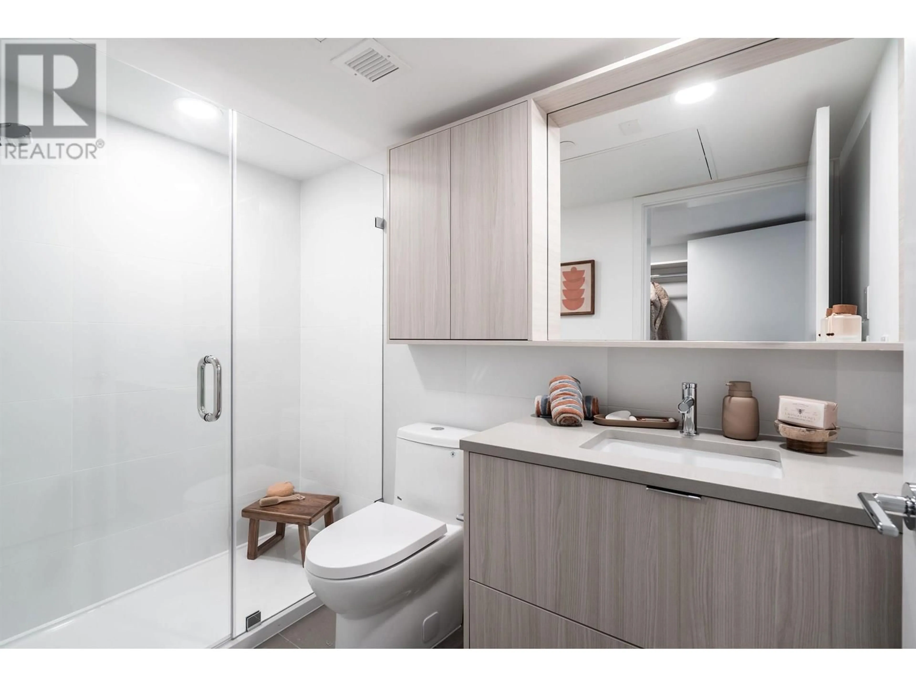 Standard bathroom, unknown for 303 - 2419 GRANT STREET, Vancouver British Columbia V0V0V0