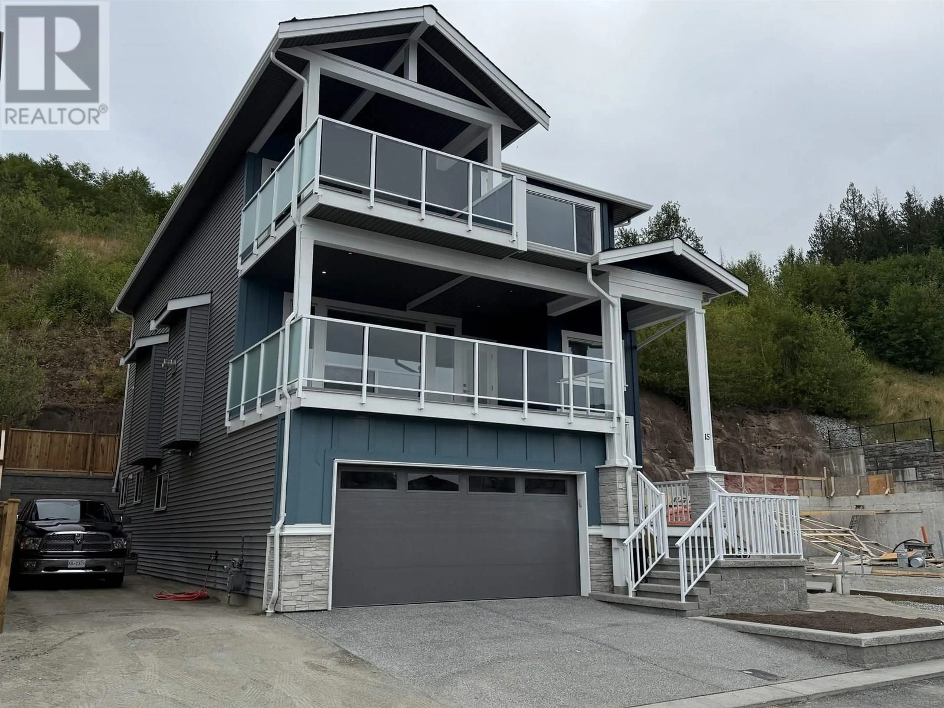 Home with vinyl exterior material, unknown for 15 - 24850 106 AVENUE, Maple Ridge British Columbia V2W0K4