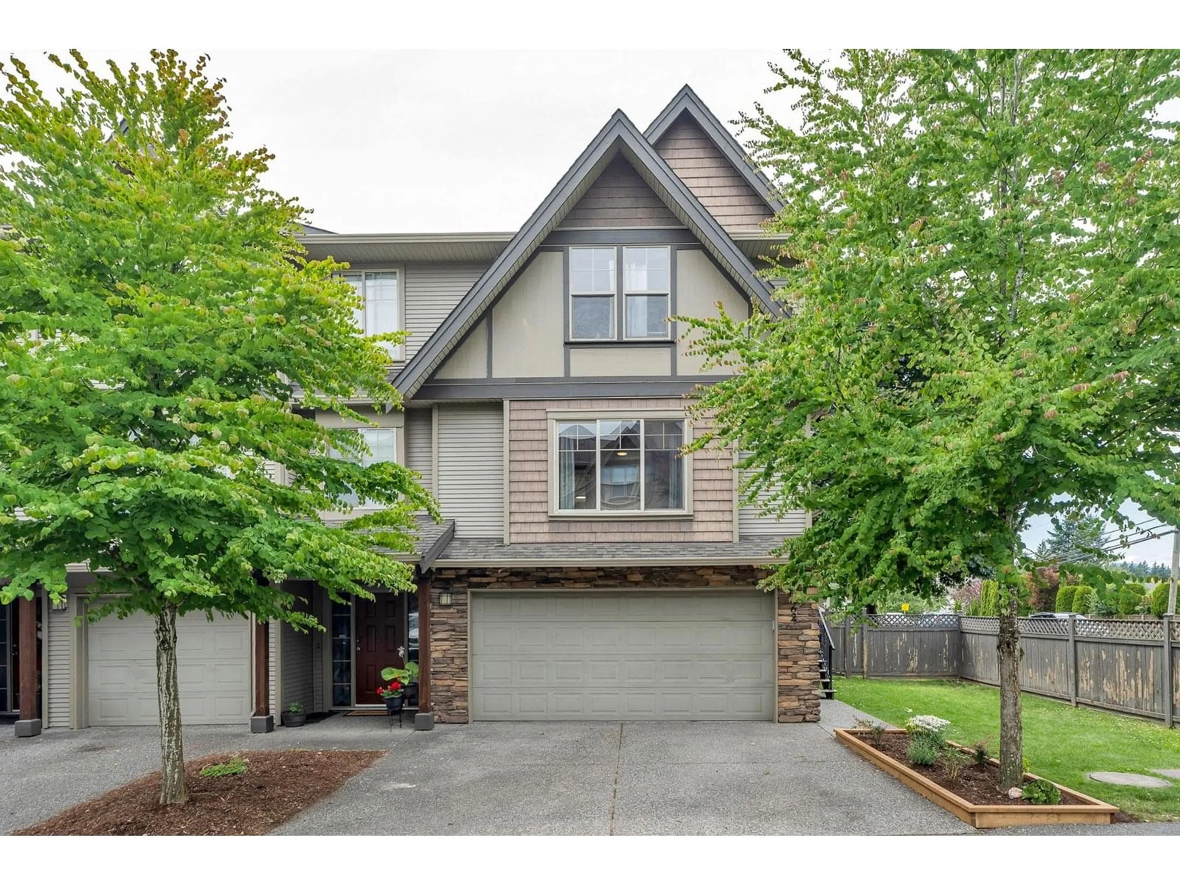 Home with vinyl exterior material, street for 62 - 5556 PEACH ROAD, Chilliwack British Columbia V2R5X4