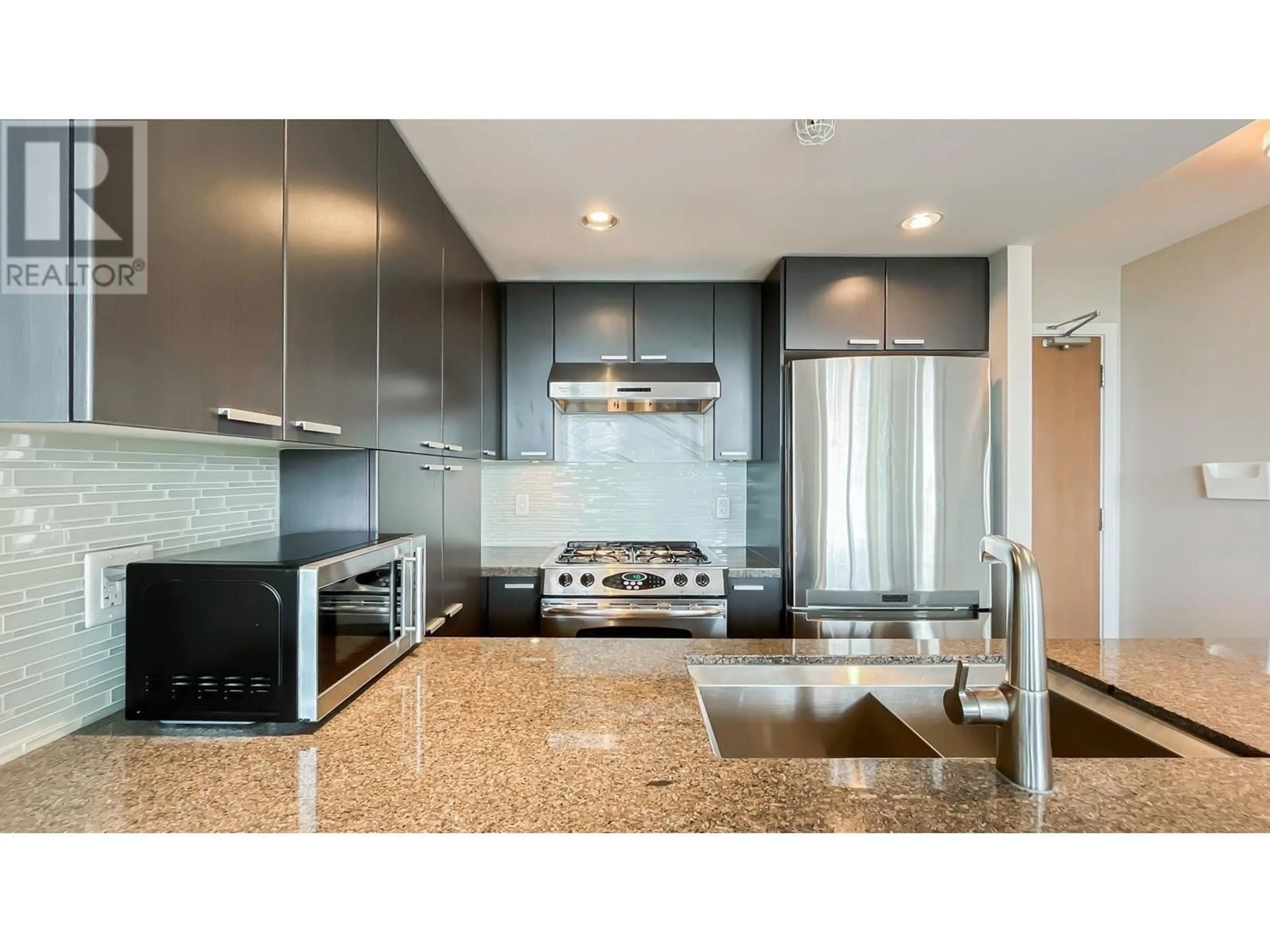 Contemporary kitchen, ceramic/tile floor for 2402 - 2232 DOUGLAS ROAD, Burnaby British Columbia V5C0G9