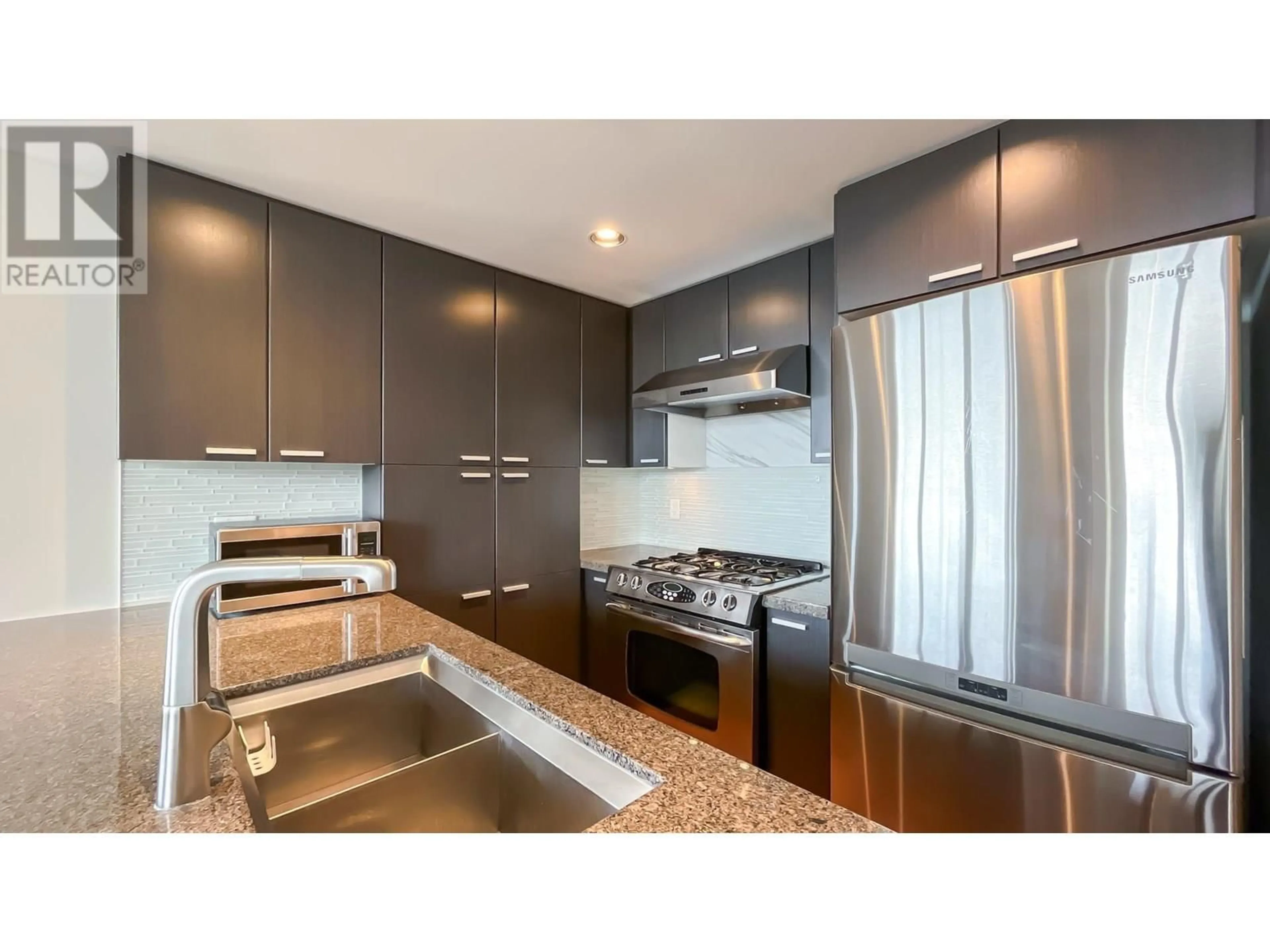 Unknown for 2402 - 2232 DOUGLAS ROAD, Burnaby British Columbia V5C0G9