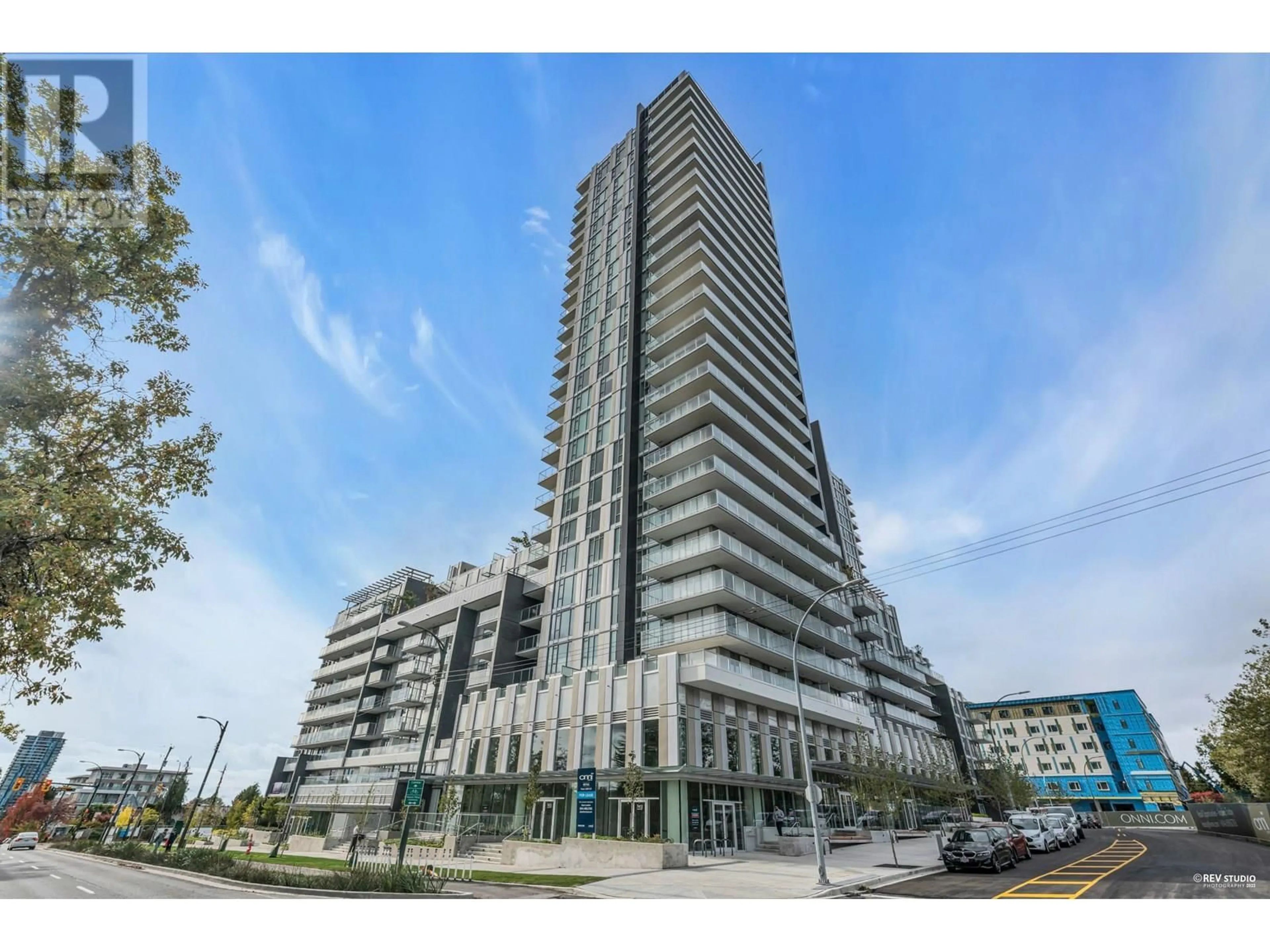 Indoor foyer for 2302 - 7433 CAMBIE STREET, Vancouver British Columbia V6P0J8