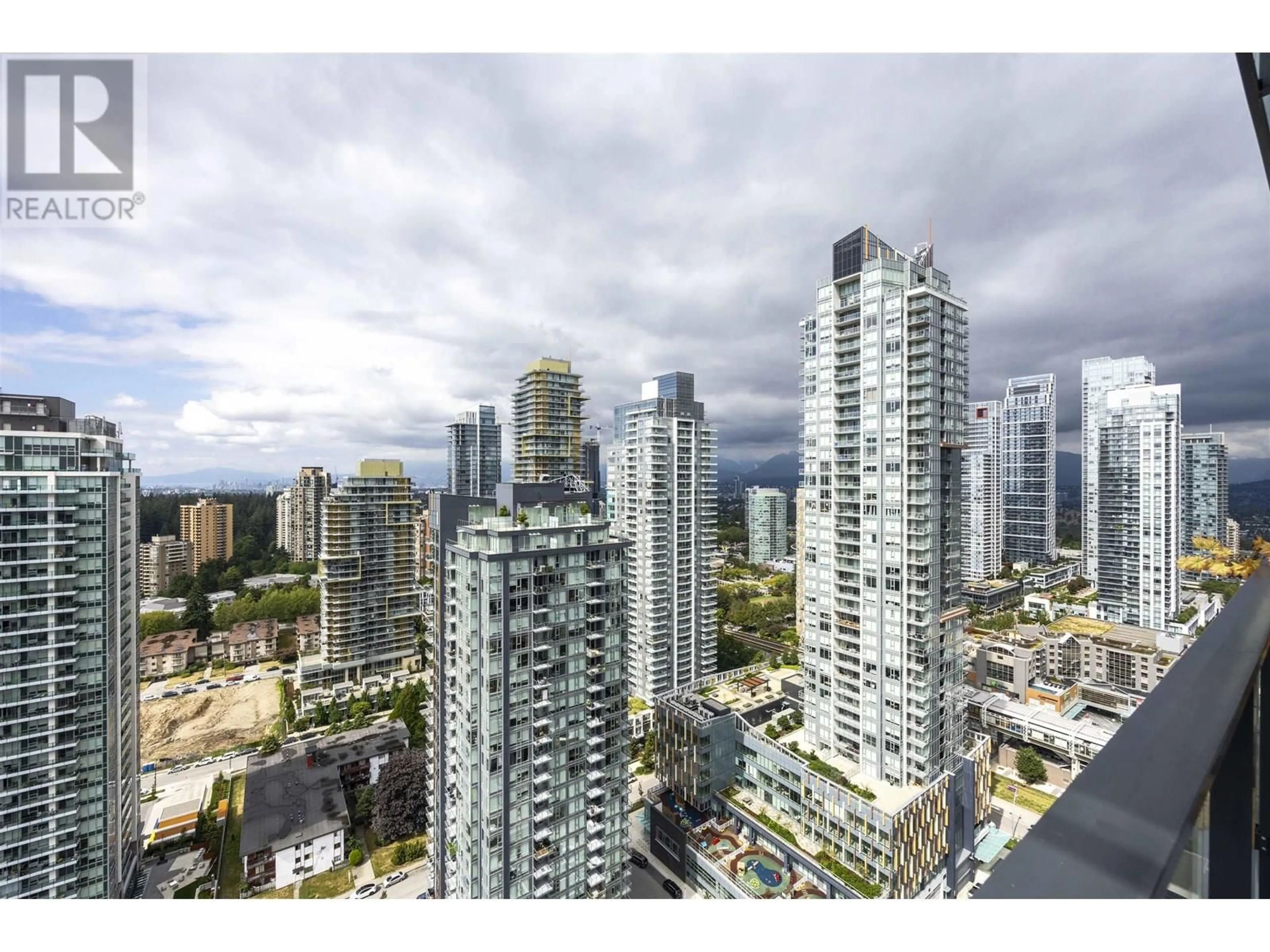 A pic from outside/outdoor area/front of a property/back of a property/a pic from drone, city buildings view from balcony for 2807 - 6537 TELFORD AVENUE, Burnaby British Columbia V5H0K9