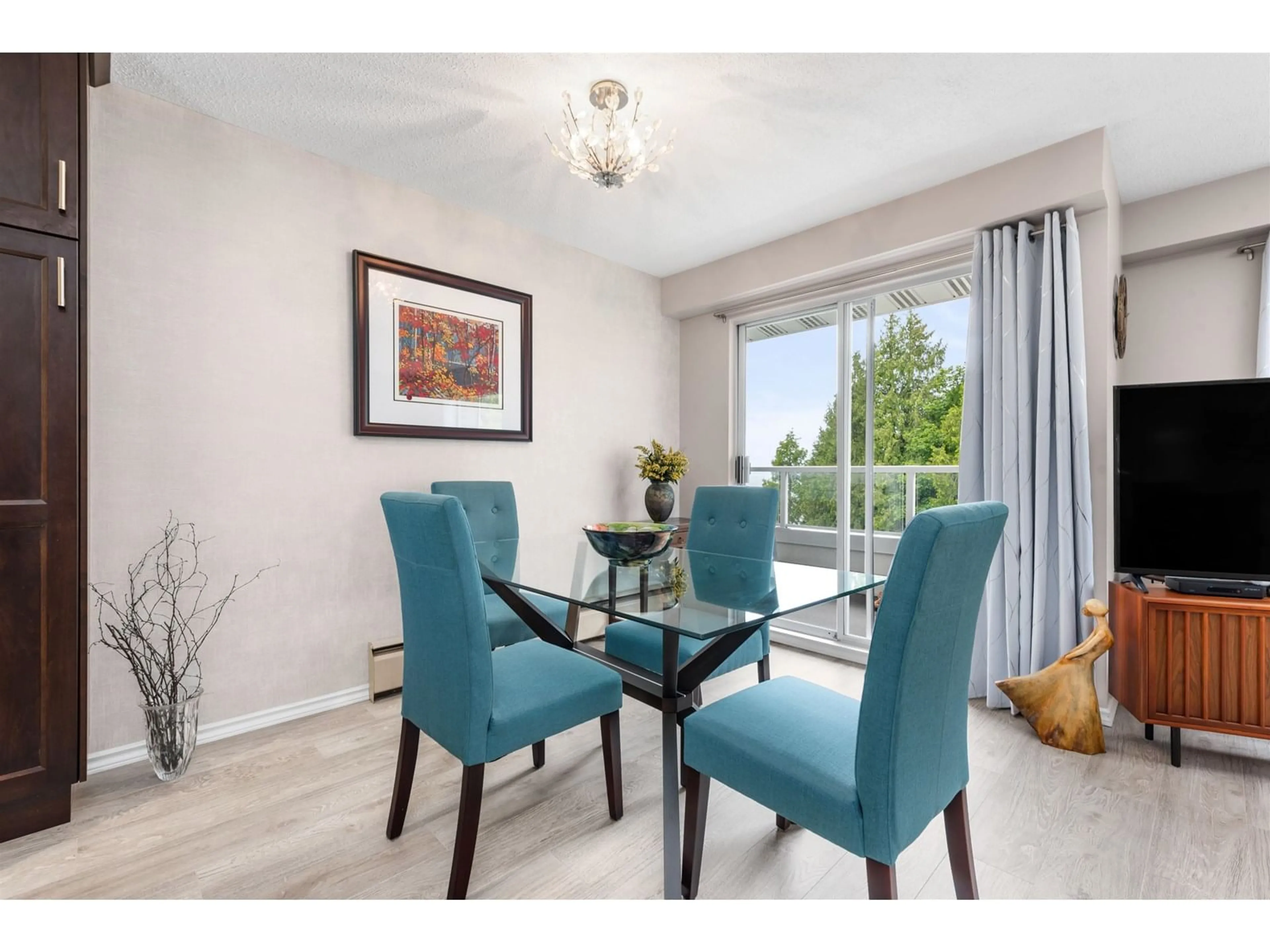 Dining room, unknown for 305 - 15010 ROPER, White Rock British Columbia V4B5A9