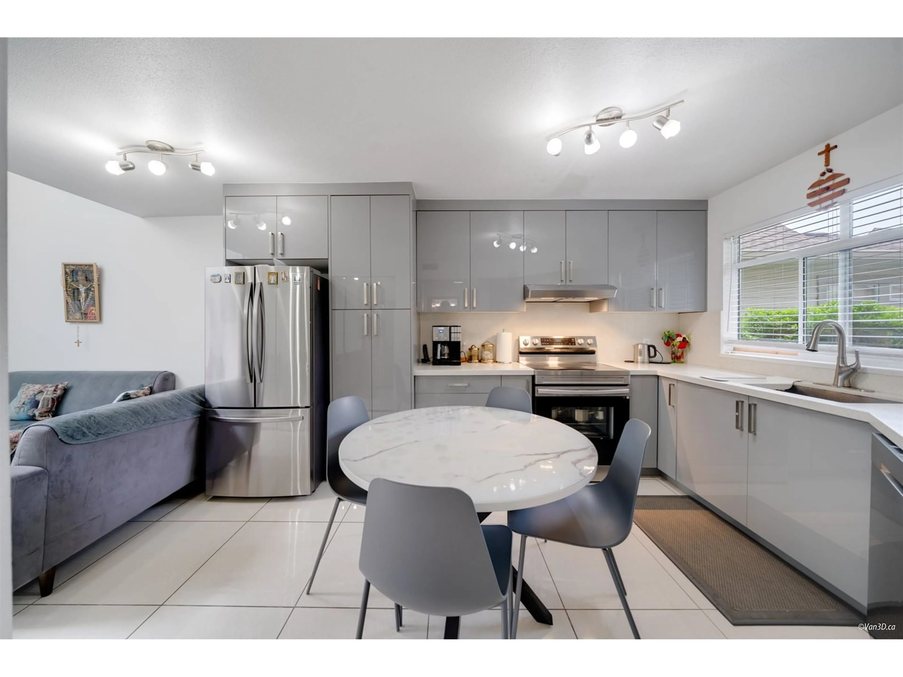 Open concept kitchen, unknown for 32 - 10238 155A, Surrey British Columbia V3R0V8