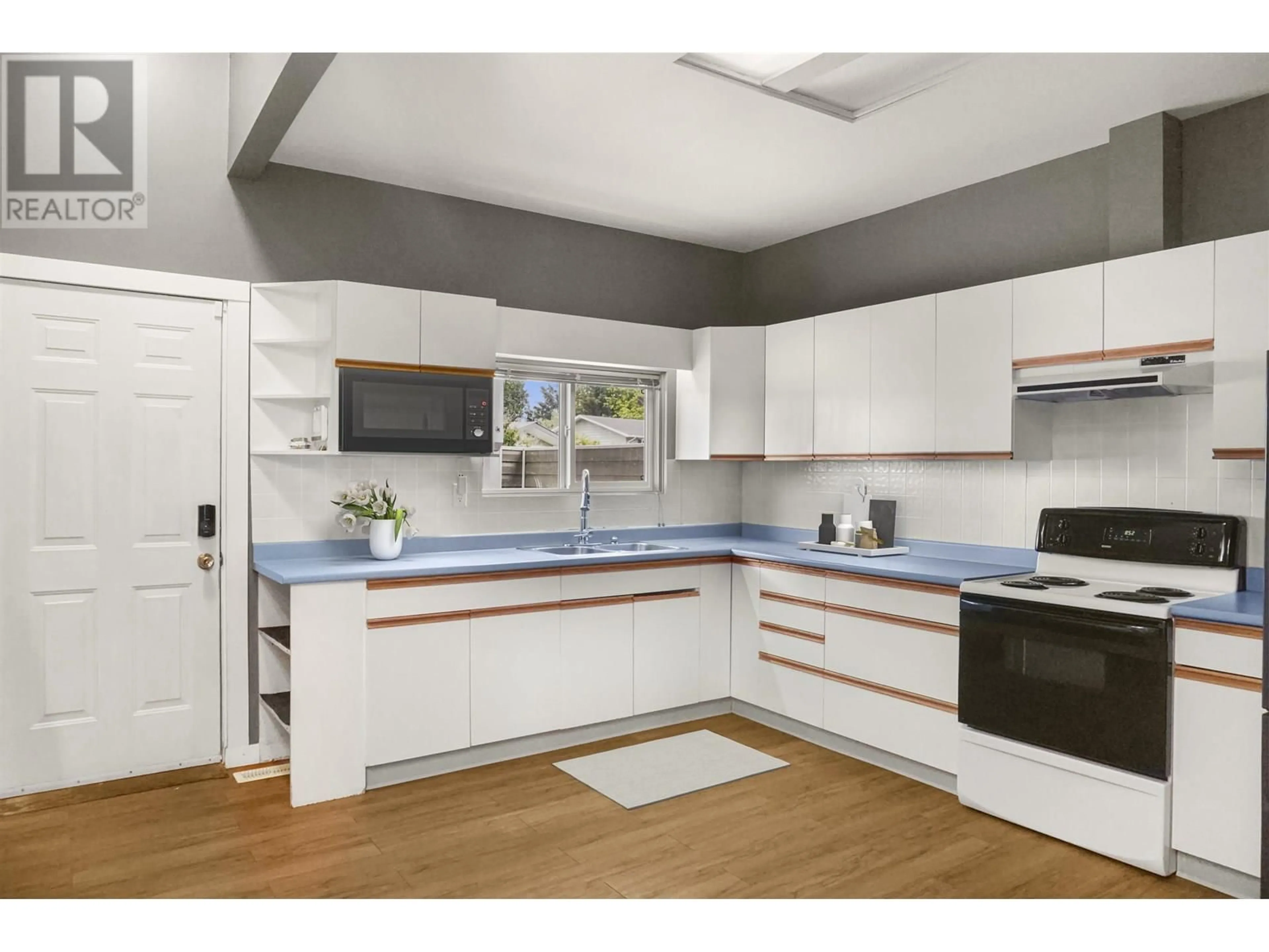 Standard kitchen, unknown for 2 - 30 CLIFFORD STREET, Kitimat British Columbia V8C1B4