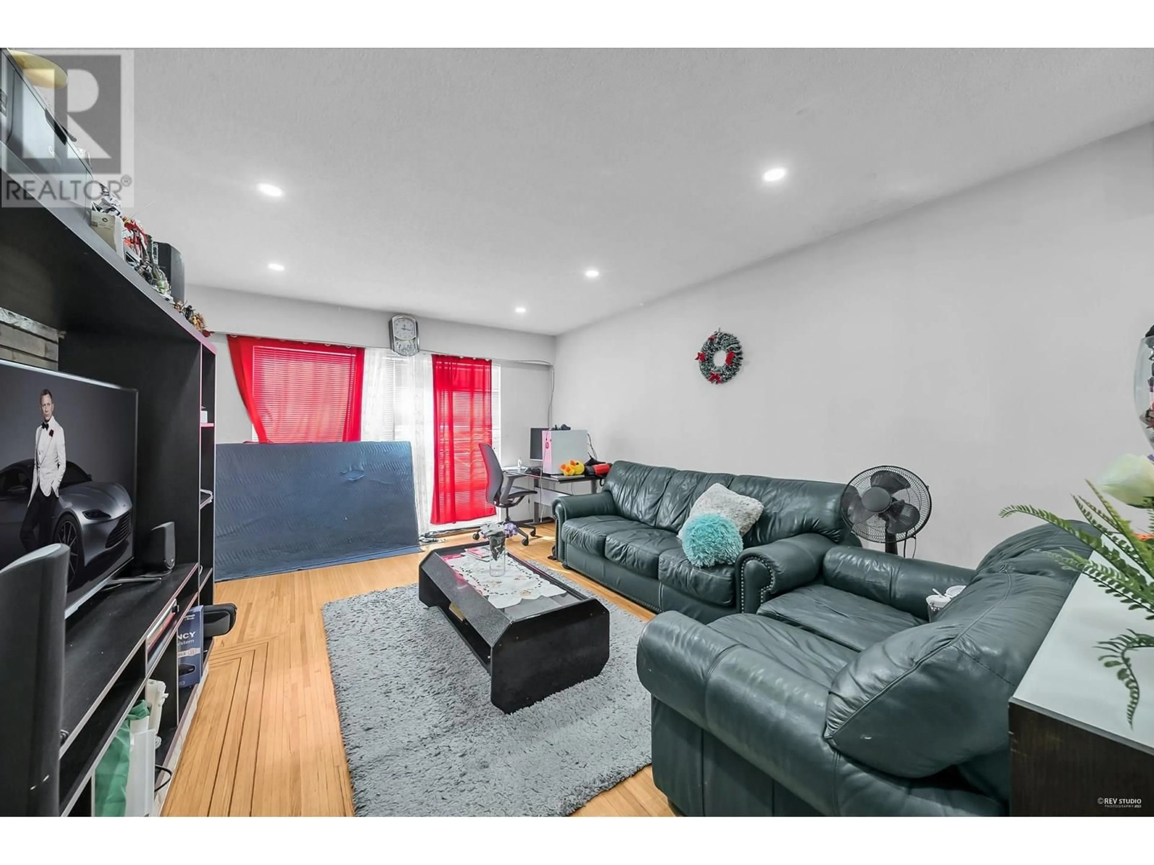 Living room with furniture, unknown for 235 62ND AVENUE, Vancouver British Columbia V5X2E8