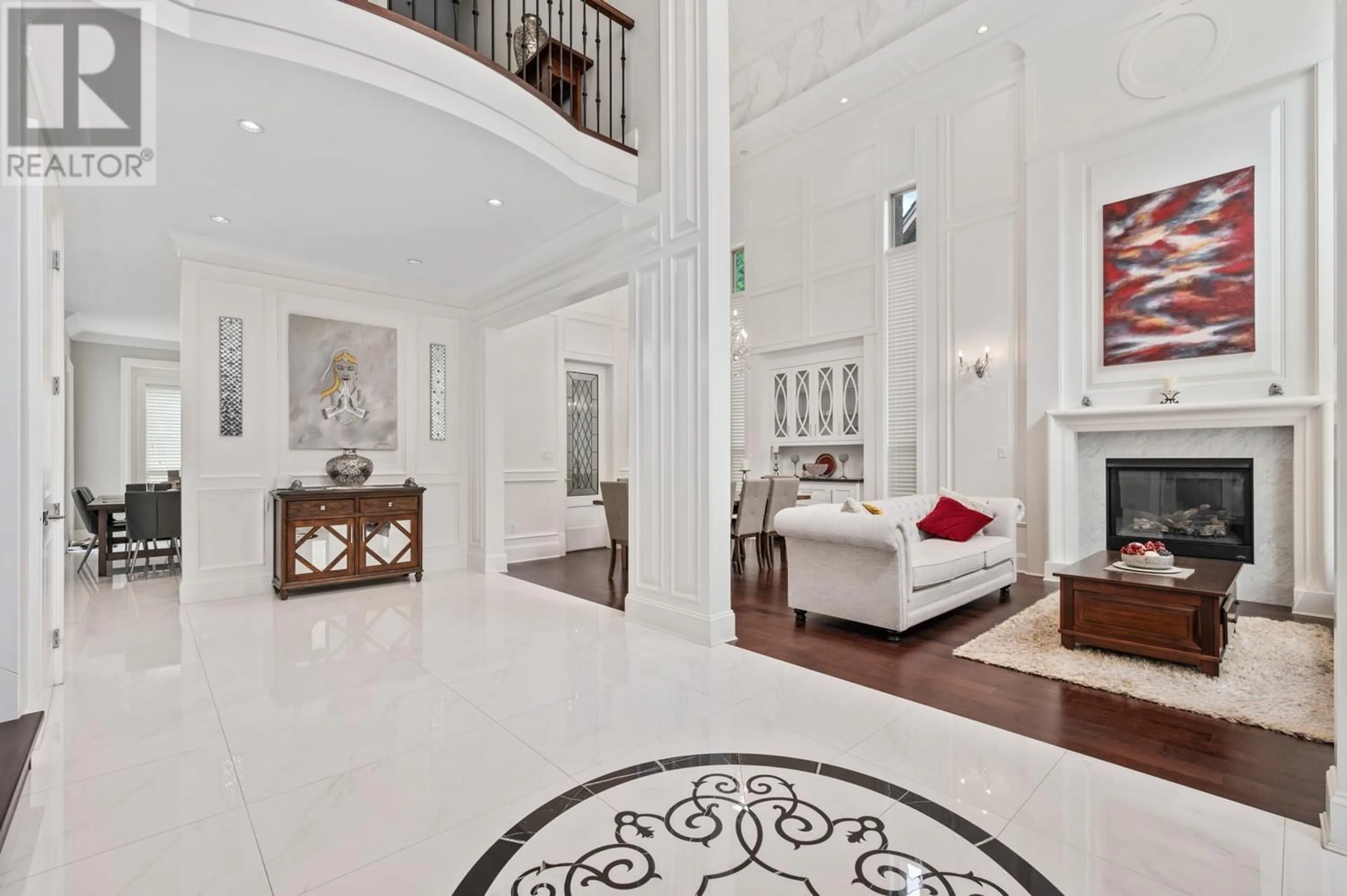 Indoor foyer for 9531 GILBERT CRESCENT, Richmond British Columbia V7E1H7