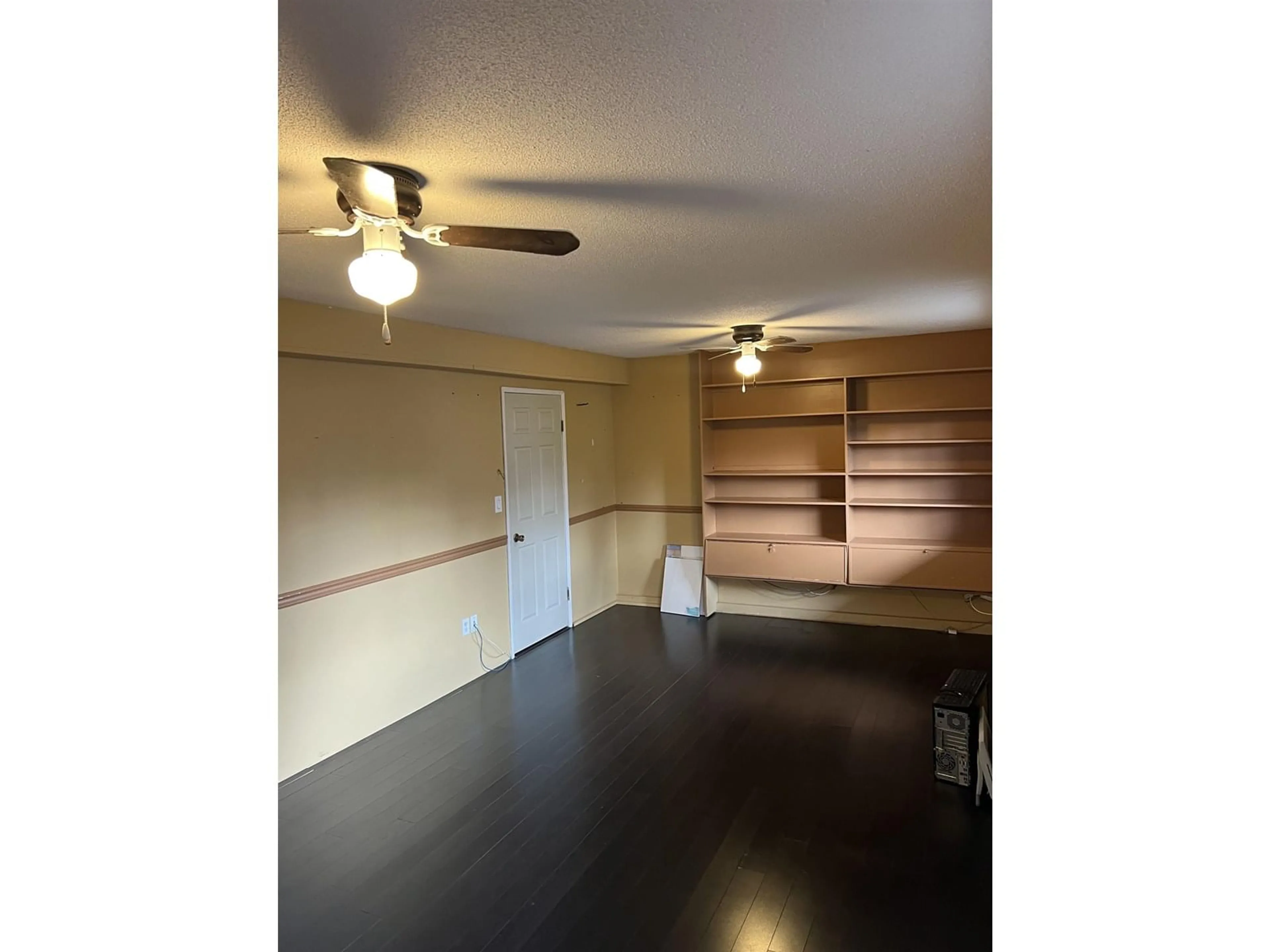 A pic of a room for 18224 32, Surrey British Columbia V3Z1C6