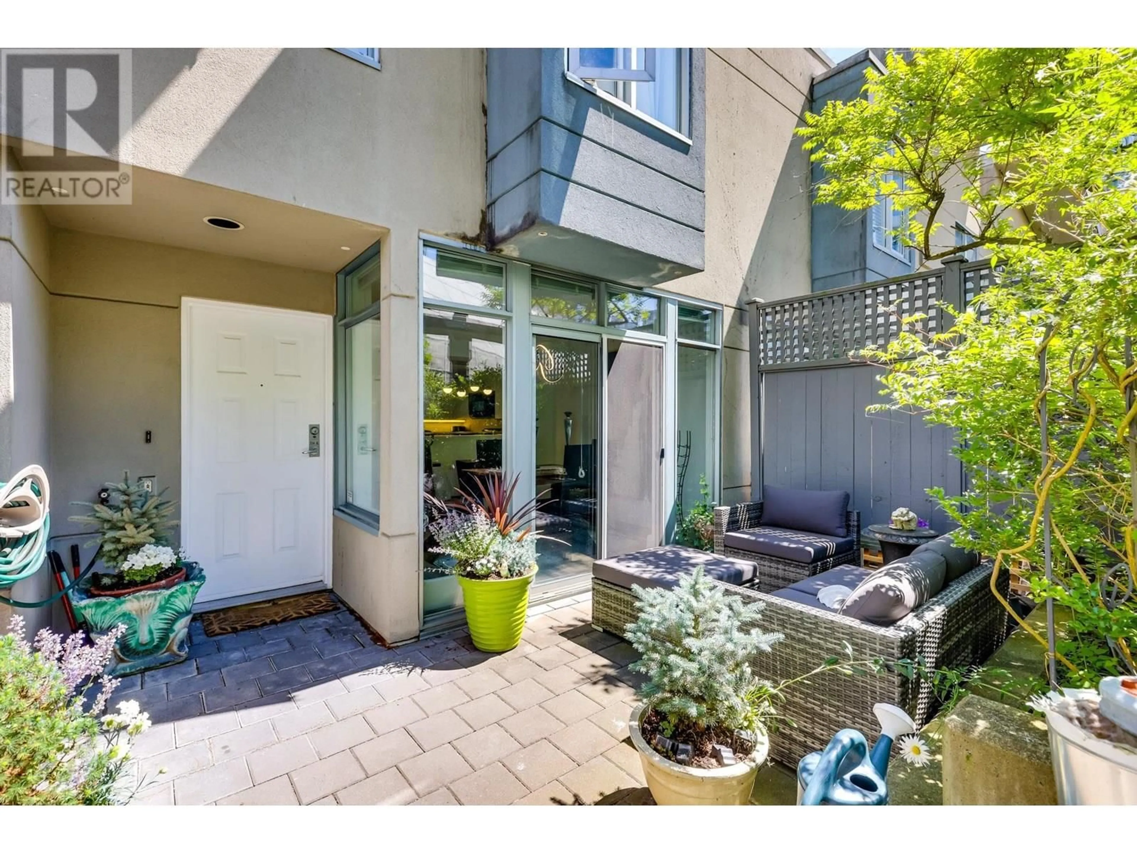 Patio, street for TH6 - 63 KEEFER PLACE, Vancouver British Columbia V6B6N6