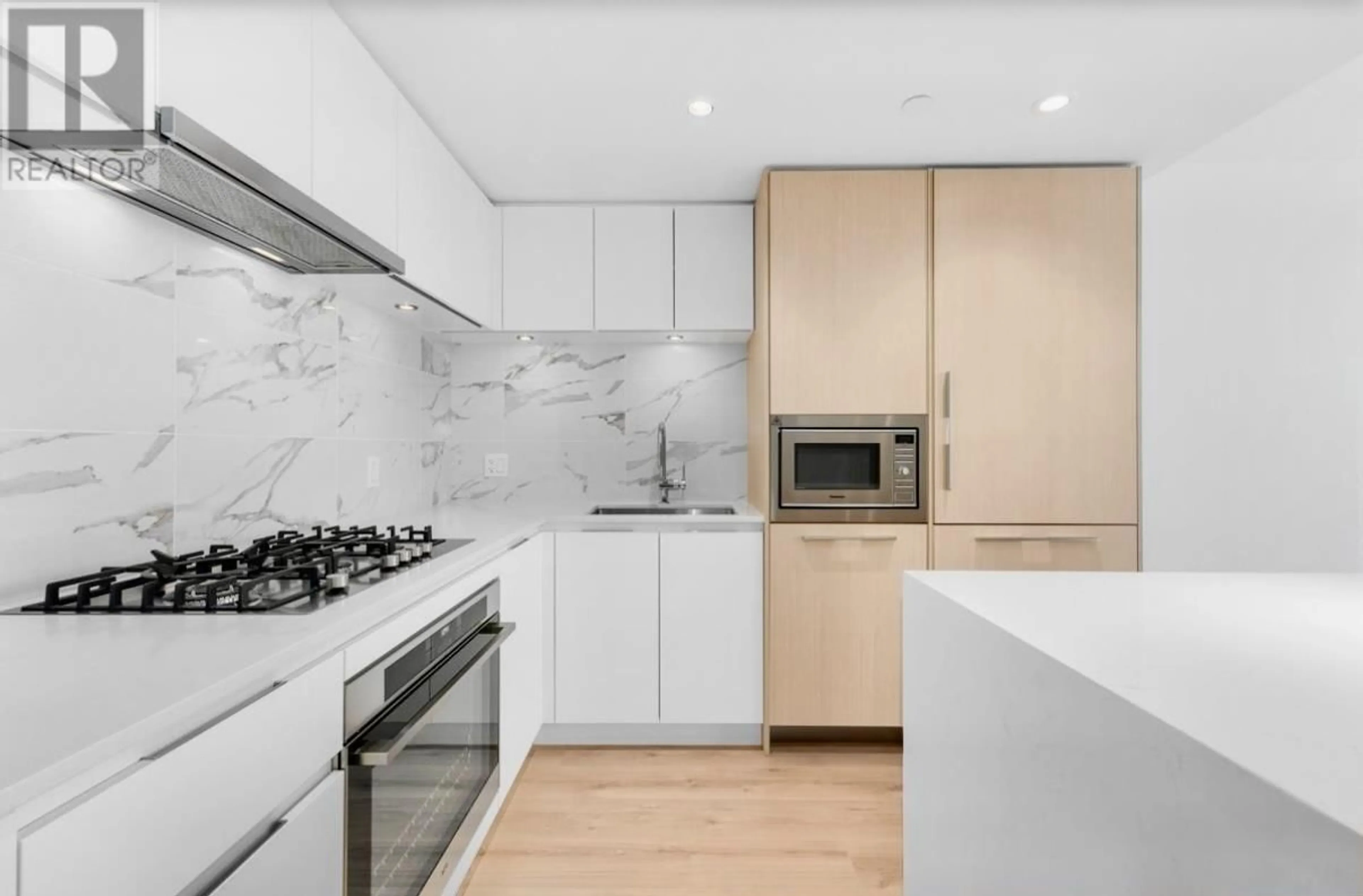 Contemporary kitchen, ceramic/tile floor for 1808 - 1500 FERN ST STREET, North Vancouver British Columbia V7J0E6