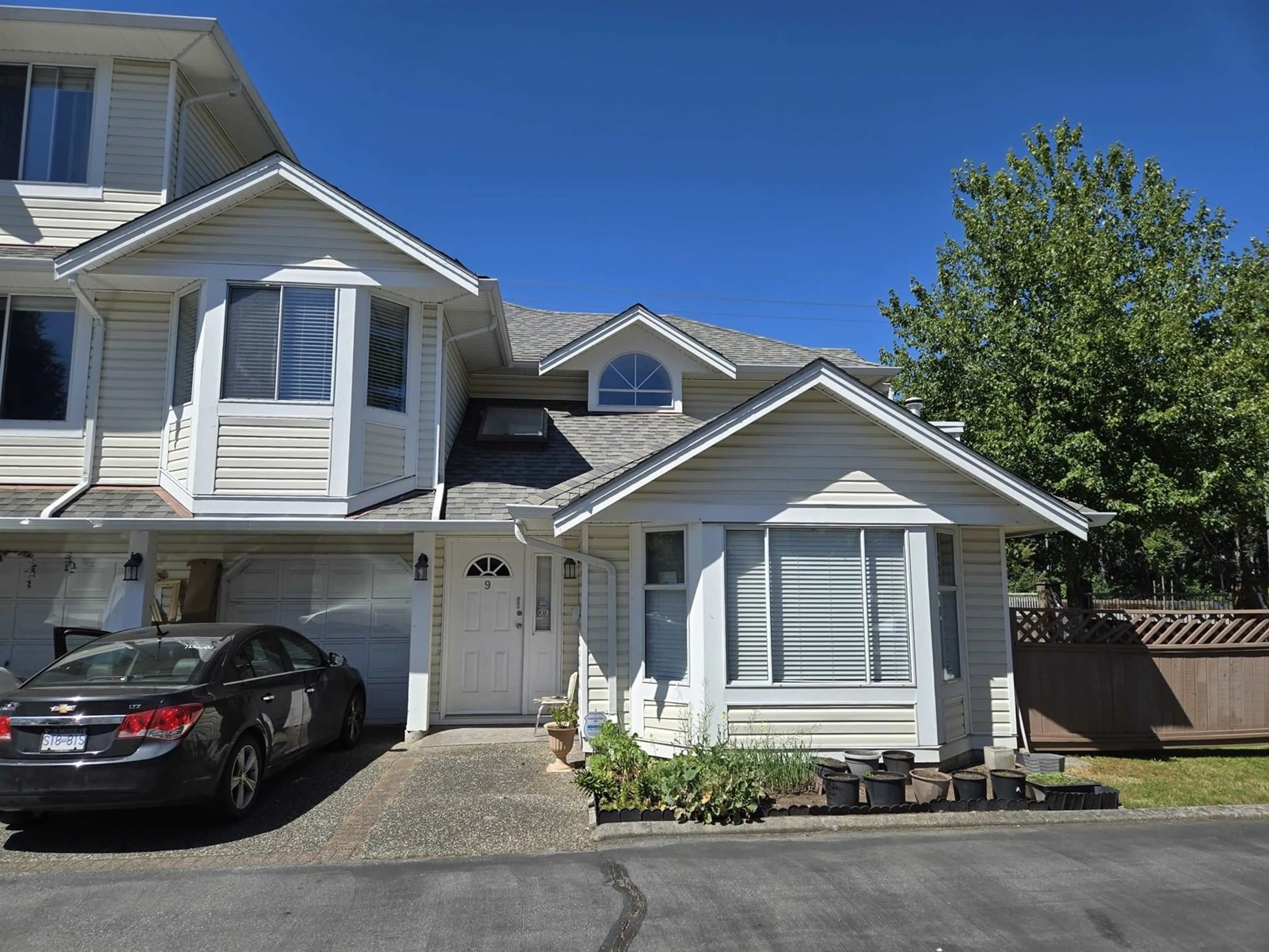 Home with vinyl exterior material, street for 9 - 7955 122, Surrey British Columbia V3W4T4