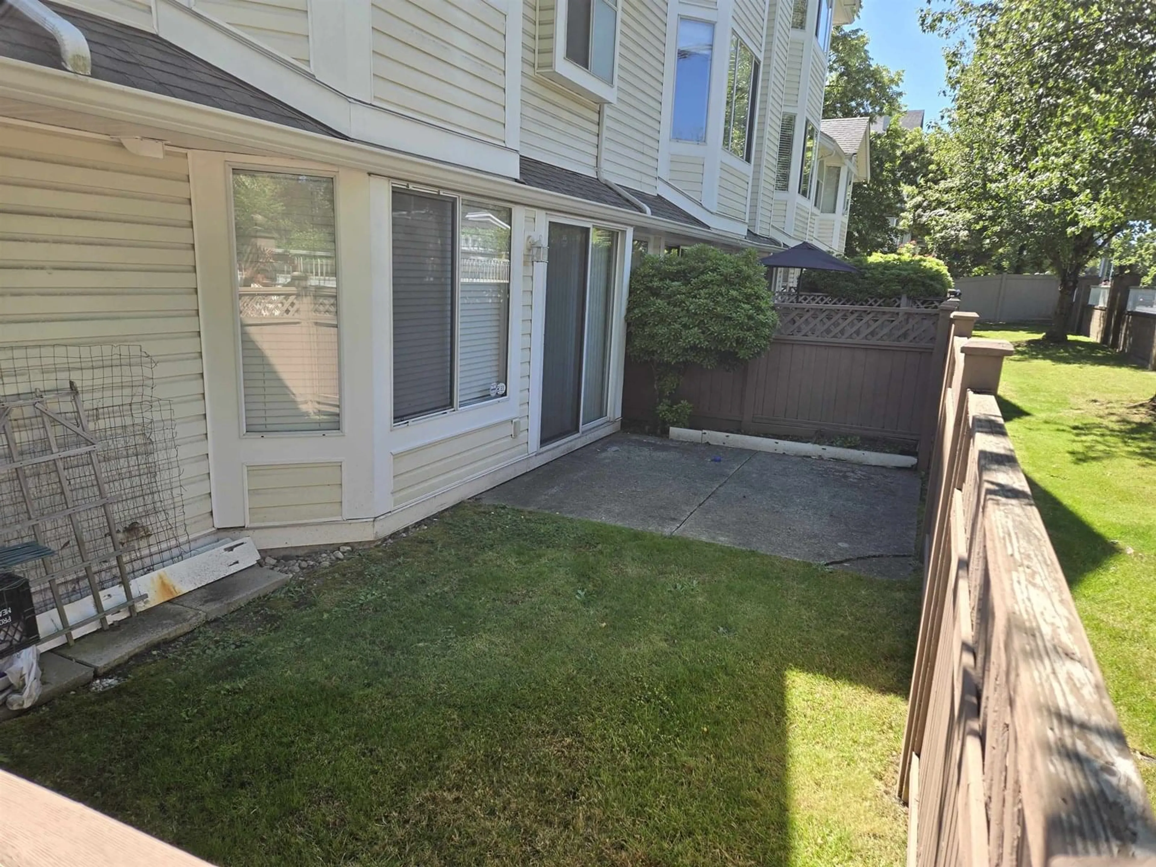 A pic from outside/outdoor area/front of a property/back of a property/a pic from drone, unknown for 9 - 7955 122, Surrey British Columbia V3W4T4