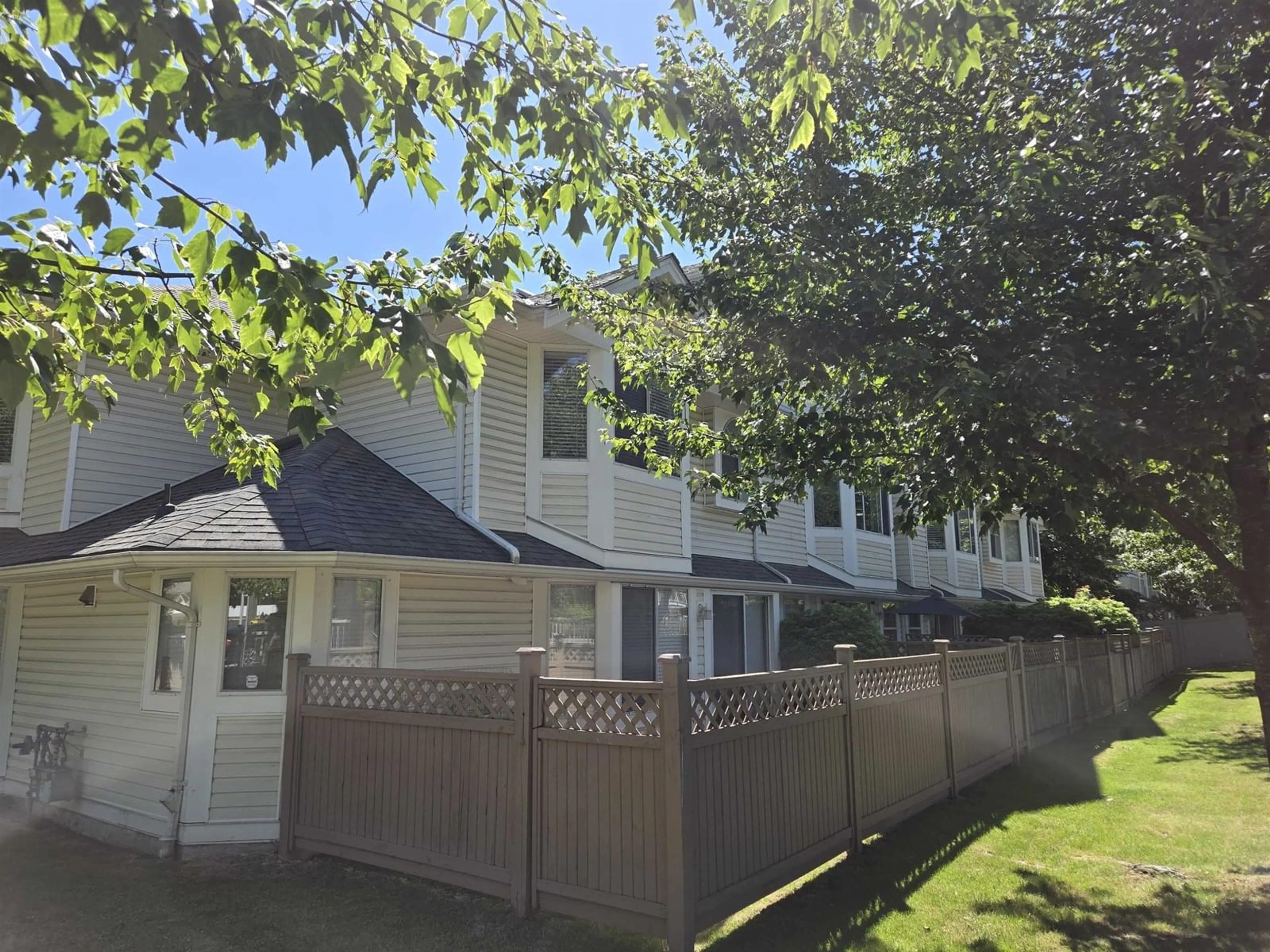 A pic from outside/outdoor area/front of a property/back of a property/a pic from drone, street for 9 - 7955 122, Surrey British Columbia V3W4T4