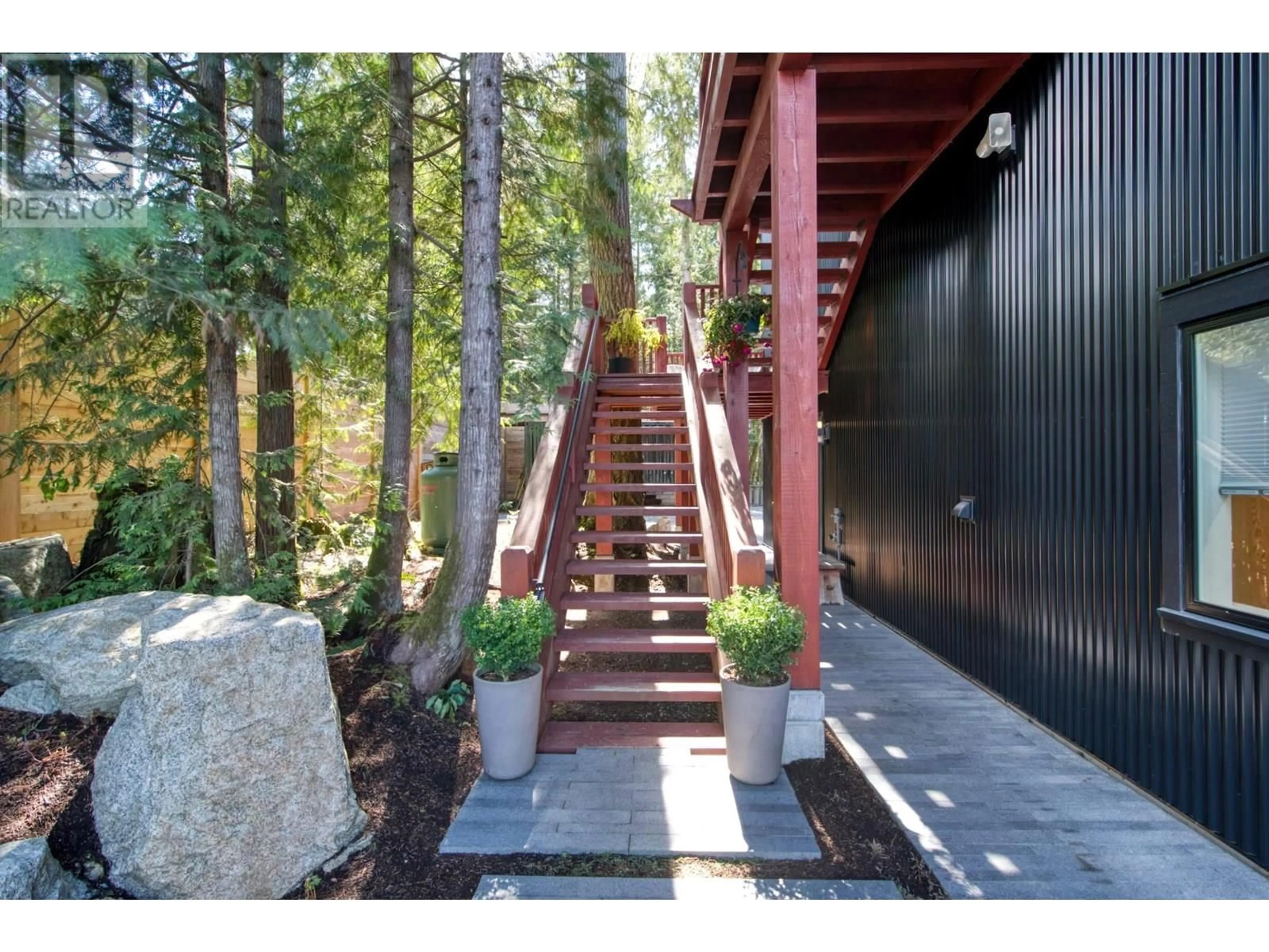 Indoor entryway for 6290 SECHELT INLET ROAD, Sechelt British Columbia V7Z0L3