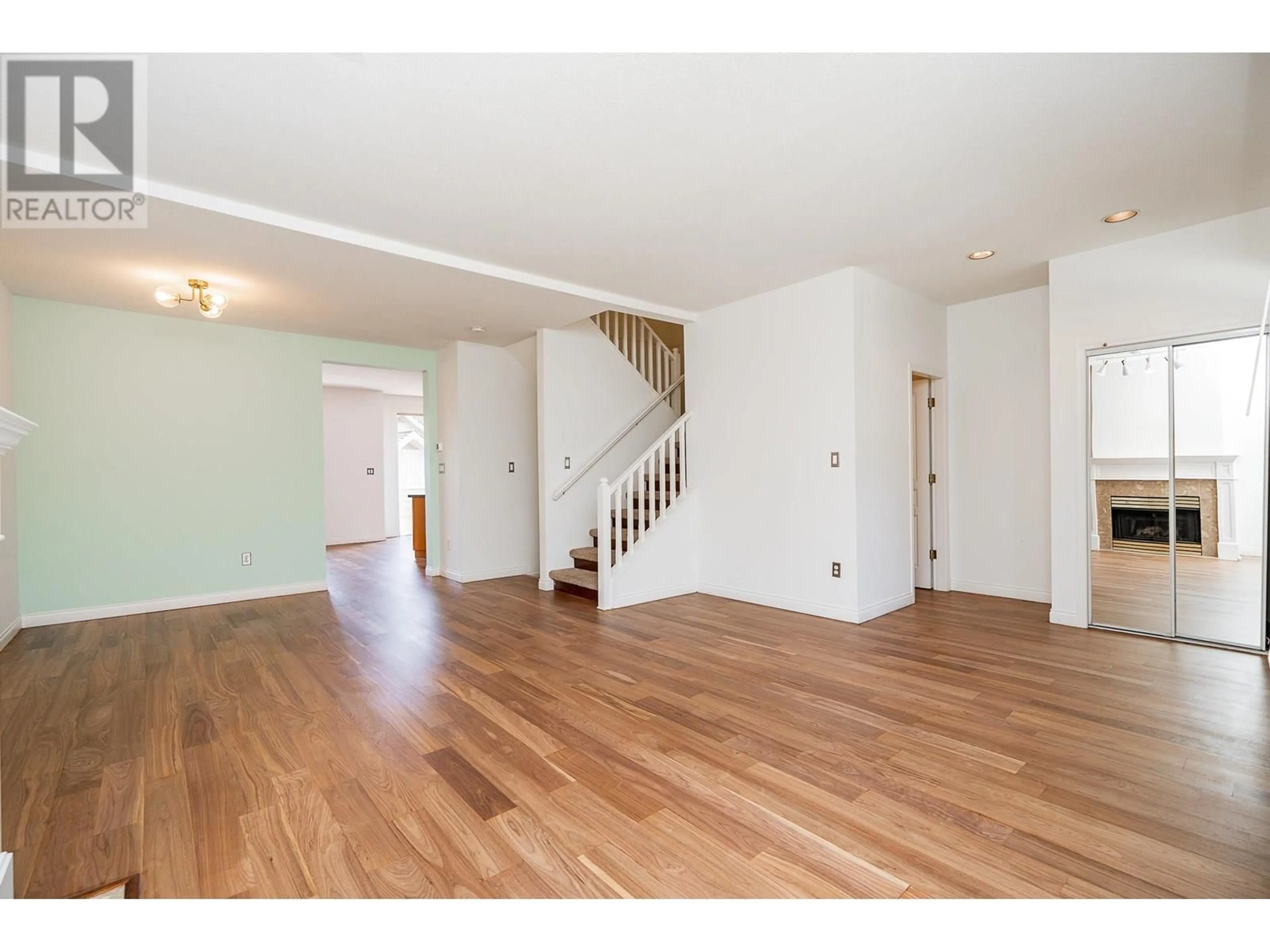 Unknown for 209 - 1465 PARKWAY BOULEVARD, Coquitlam British Columbia V3E3E6