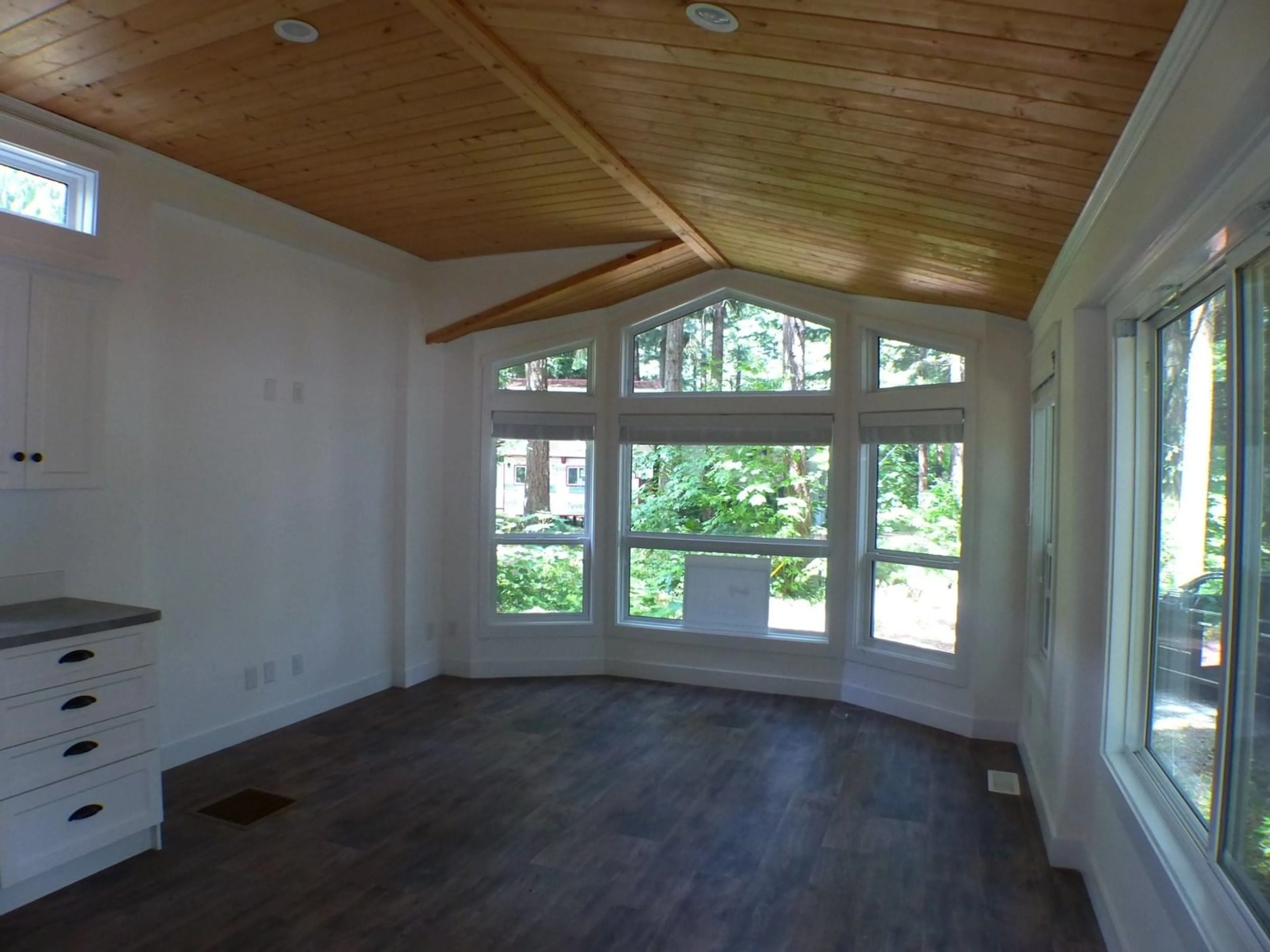 A pic of a room for 1 - 28605 TRANS CANADA HIGHWAY, Hope British Columbia V0X1L3