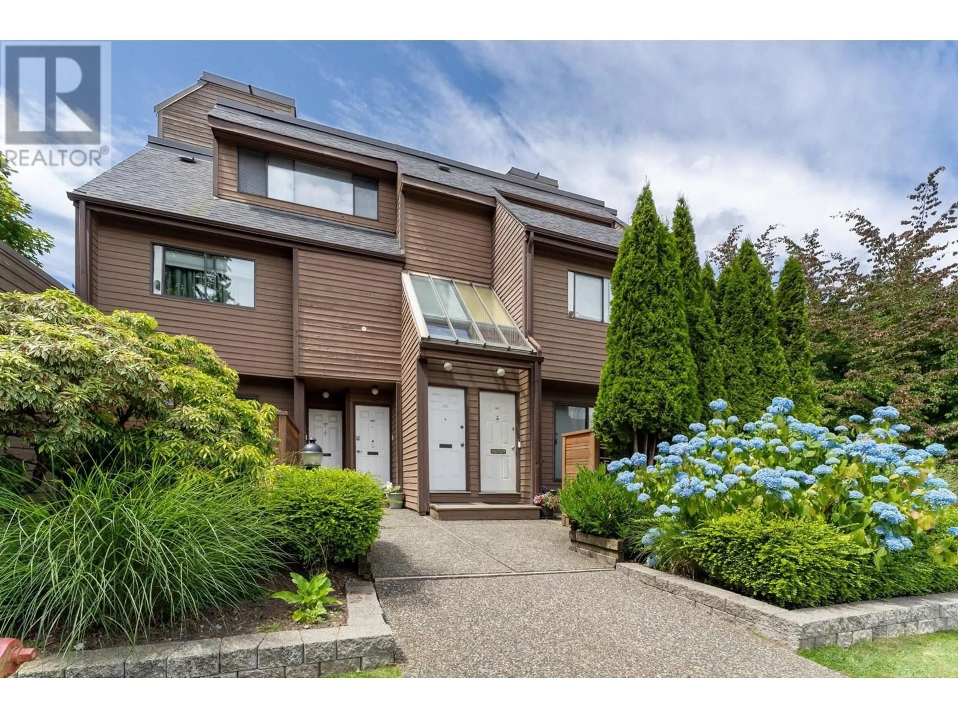 Home with brick exterior material, street for 3349 MOUNTAIN HIGHWAY, North Vancouver British Columbia V7K2H4