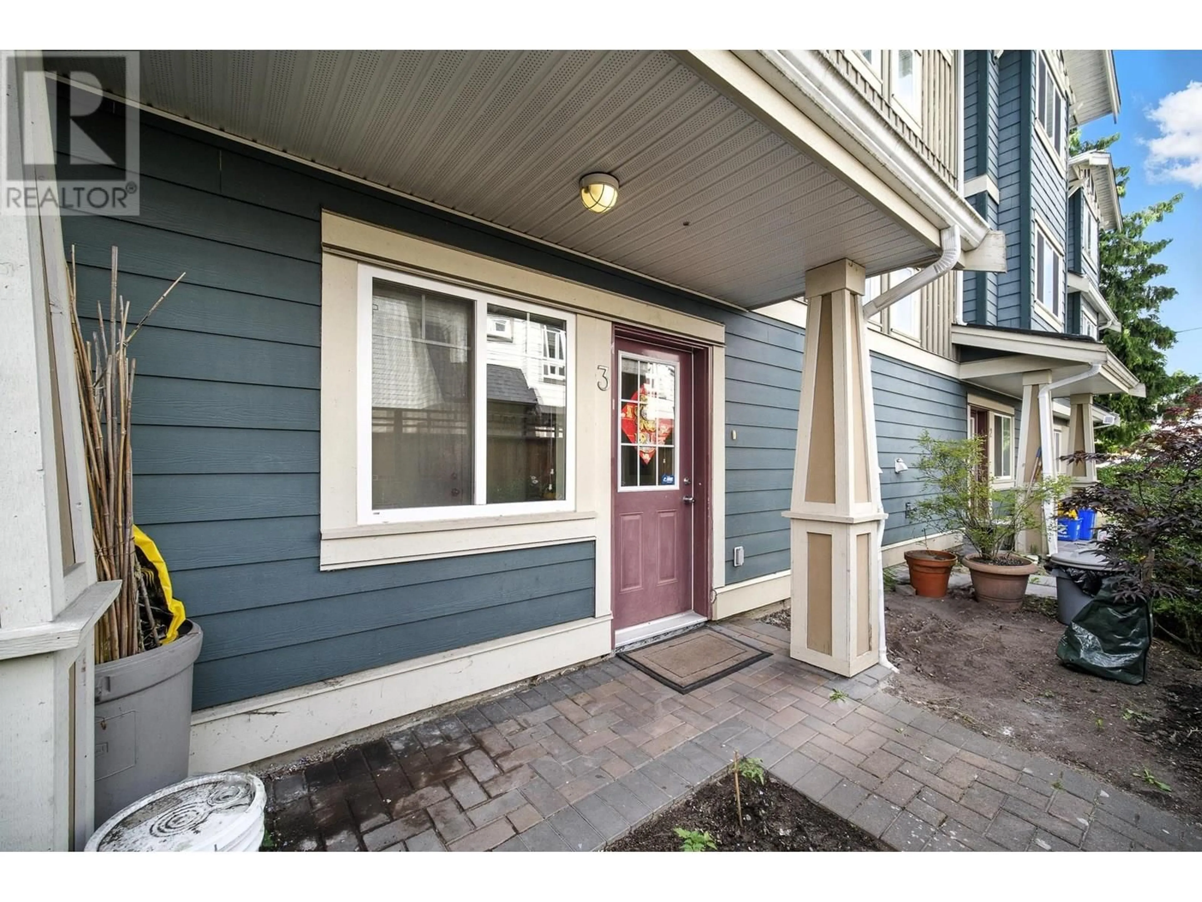 Indoor entryway for 3 - 9800 ALBERTA ROAD, Richmond British Columbia V6Y1T6