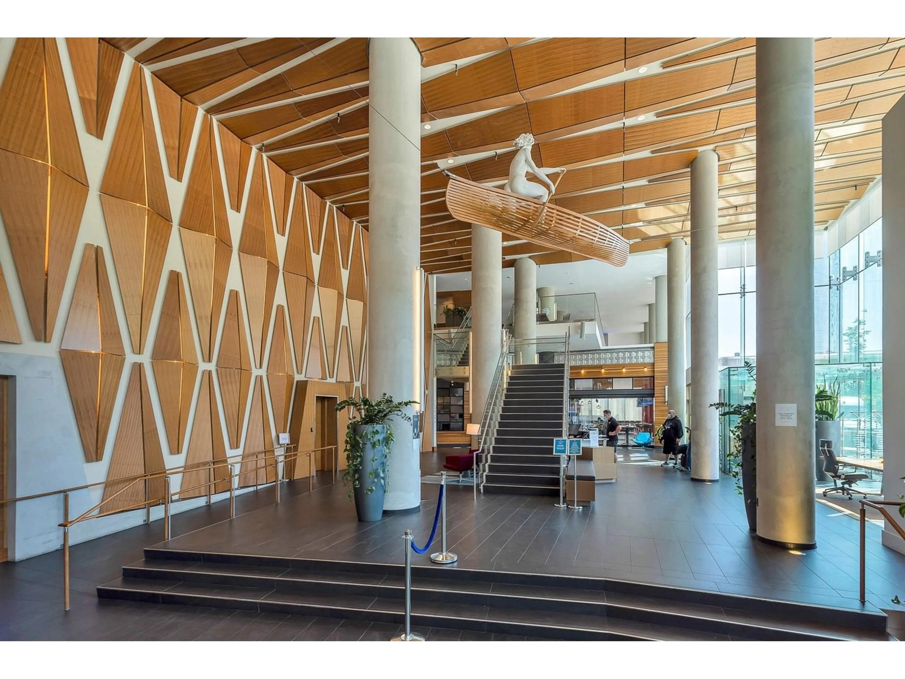 Indoor foyer for 4704 - 13495 CENTRAL, Surrey British Columbia V3T0K2