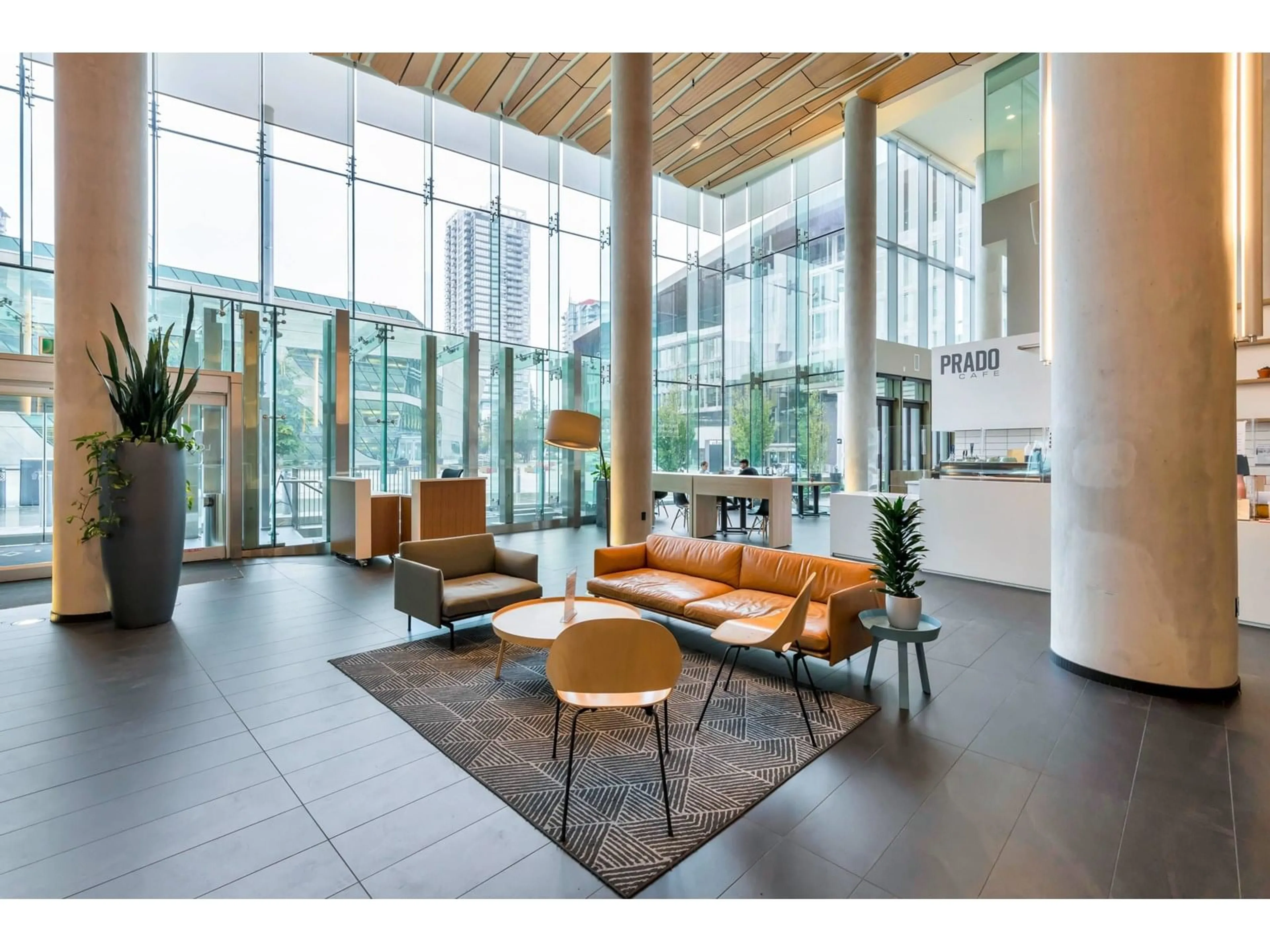 Lobby for 4704 - 13495 CENTRAL, Surrey British Columbia V3T0K2