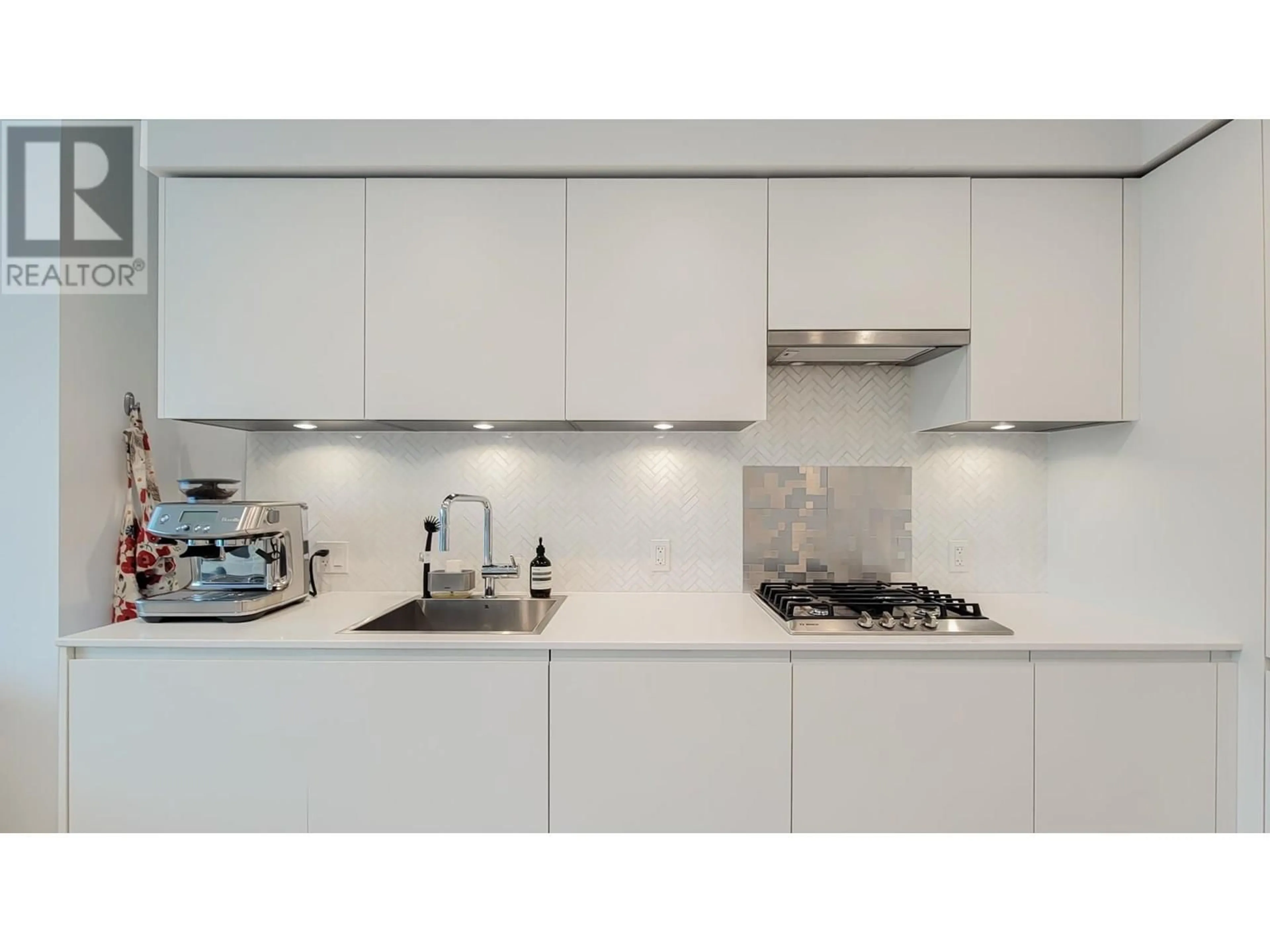 Contemporary kitchen, unknown for 711 - 3833 EVERGREEN PLACE, Burnaby British Columbia V3J0M2