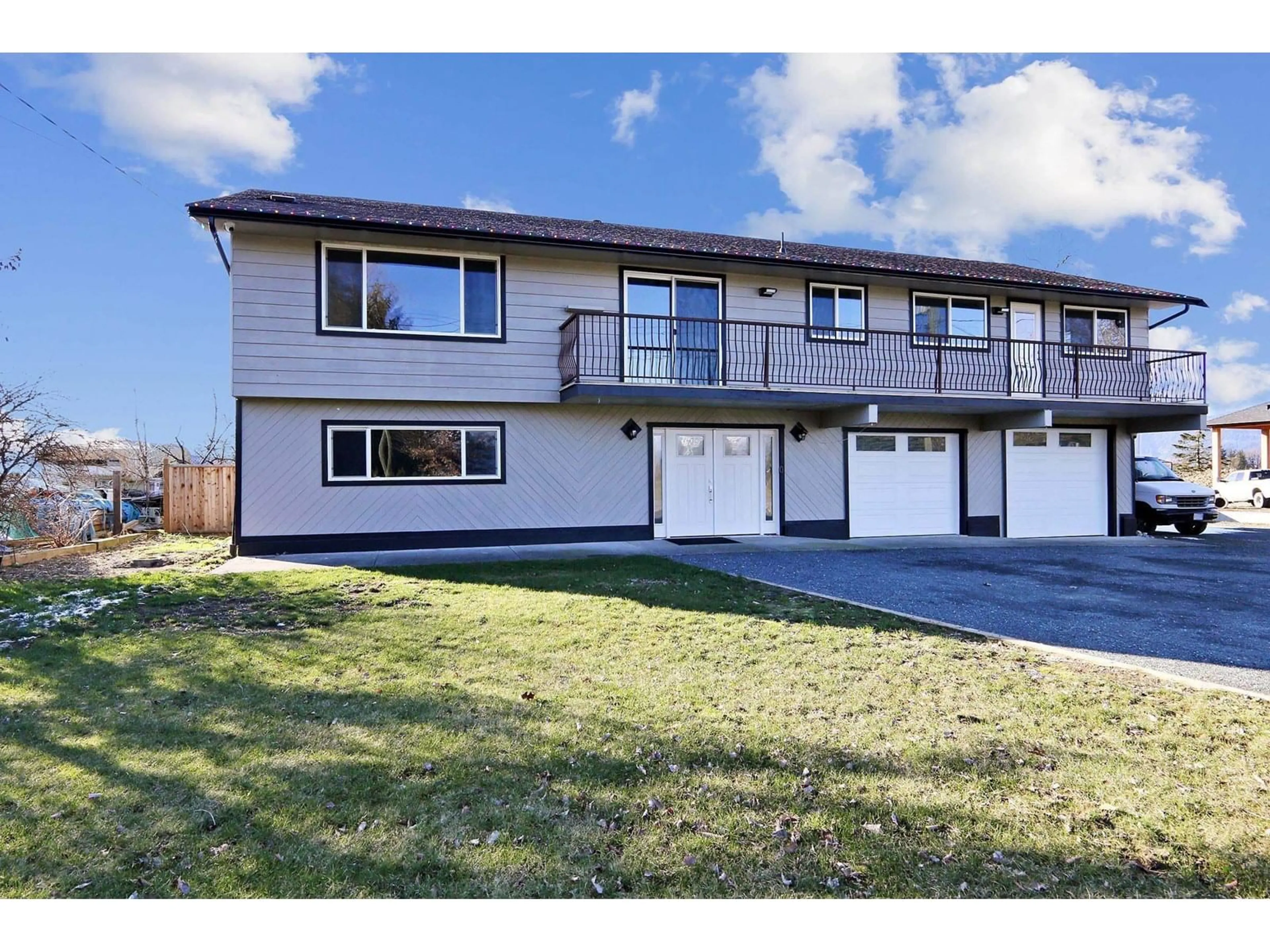 Home with vinyl exterior material, unknown for 8875 PREST ROAD, Chilliwack British Columbia V2P8E1
