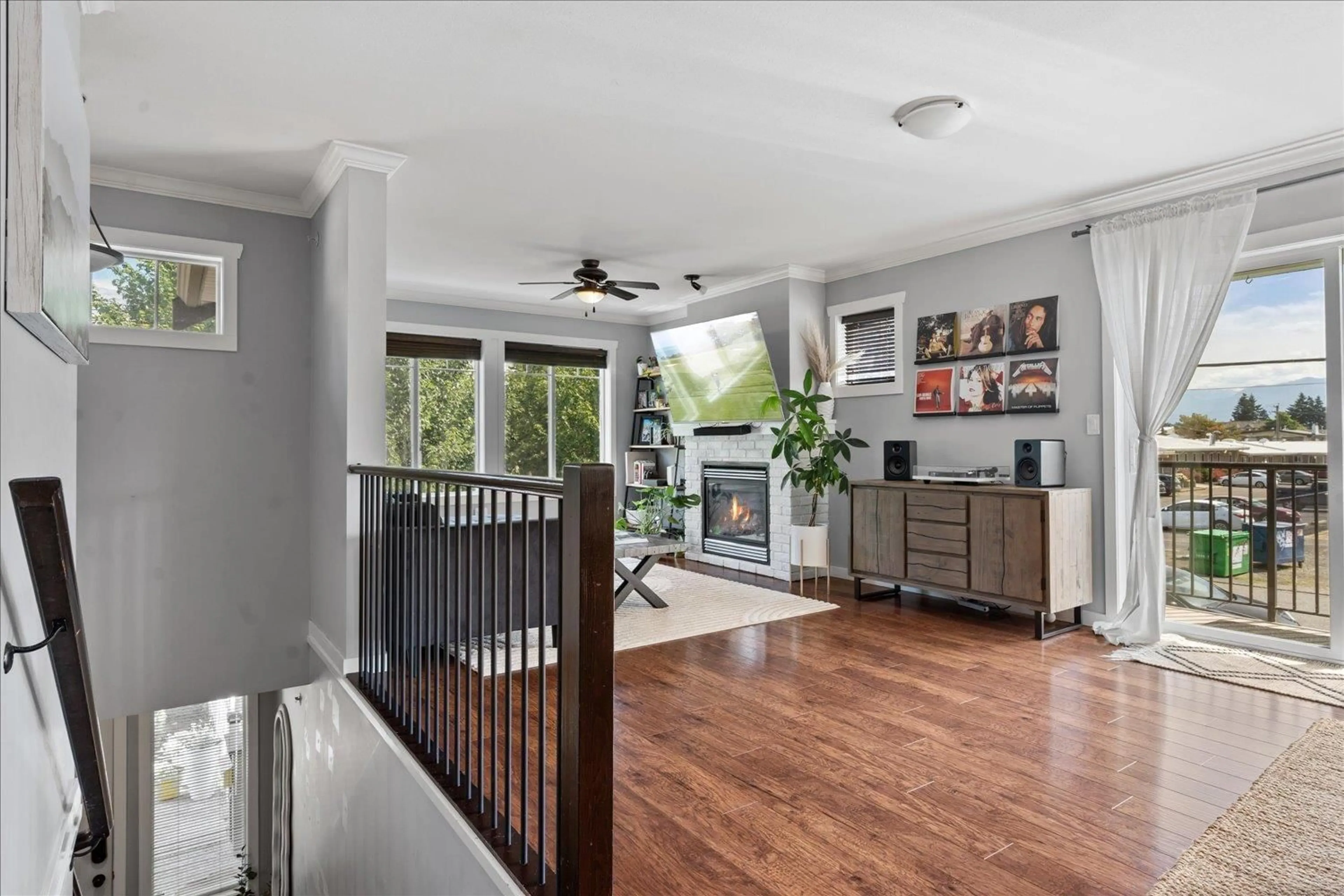 Indoor entryway for A - 46298 THIRD AVENUE, Chilliwack British Columbia V2P1R8