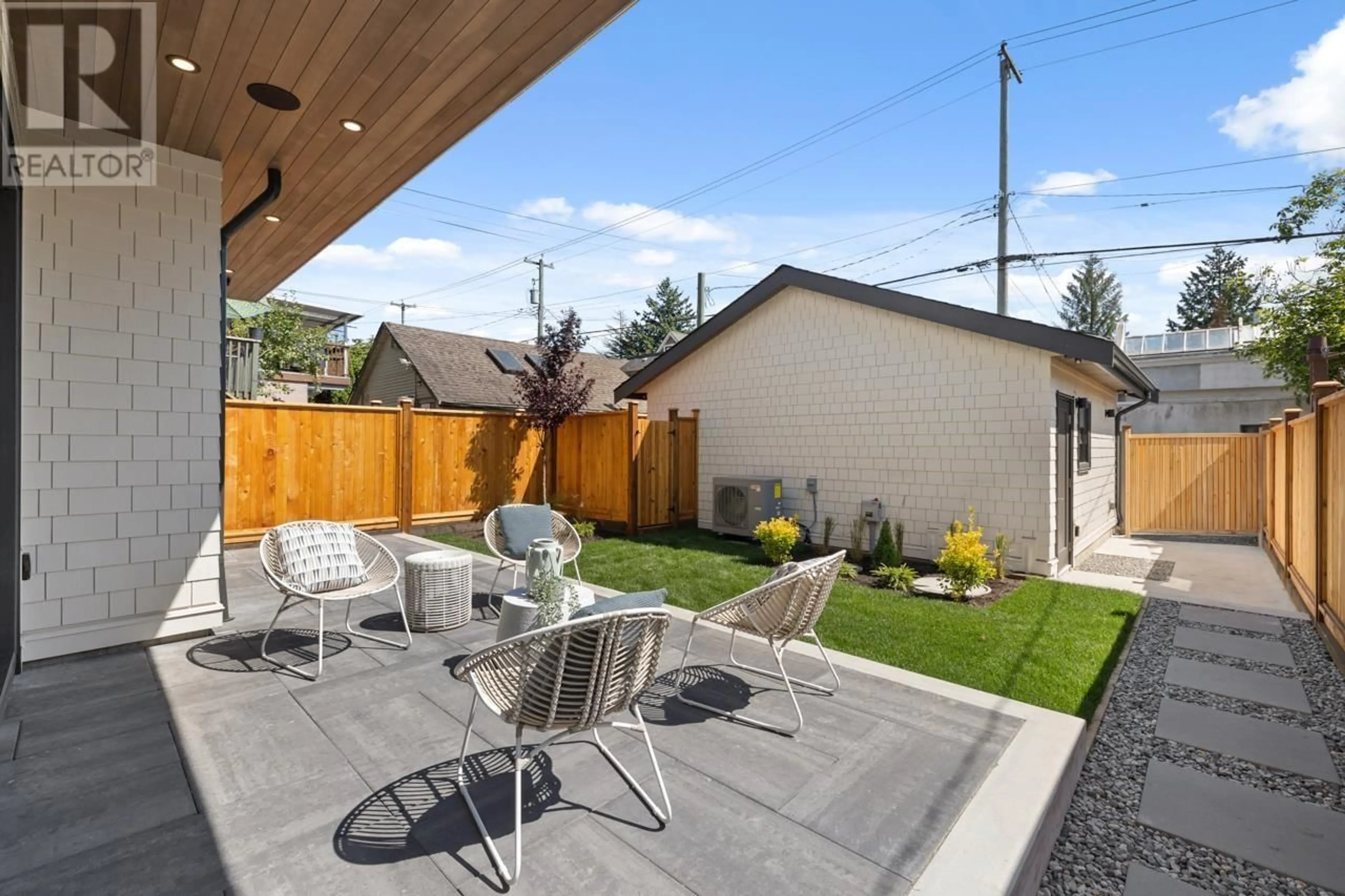 Patio, street for 2 - 610 10TH AVENUE, Vancouver British Columbia V5T2A5