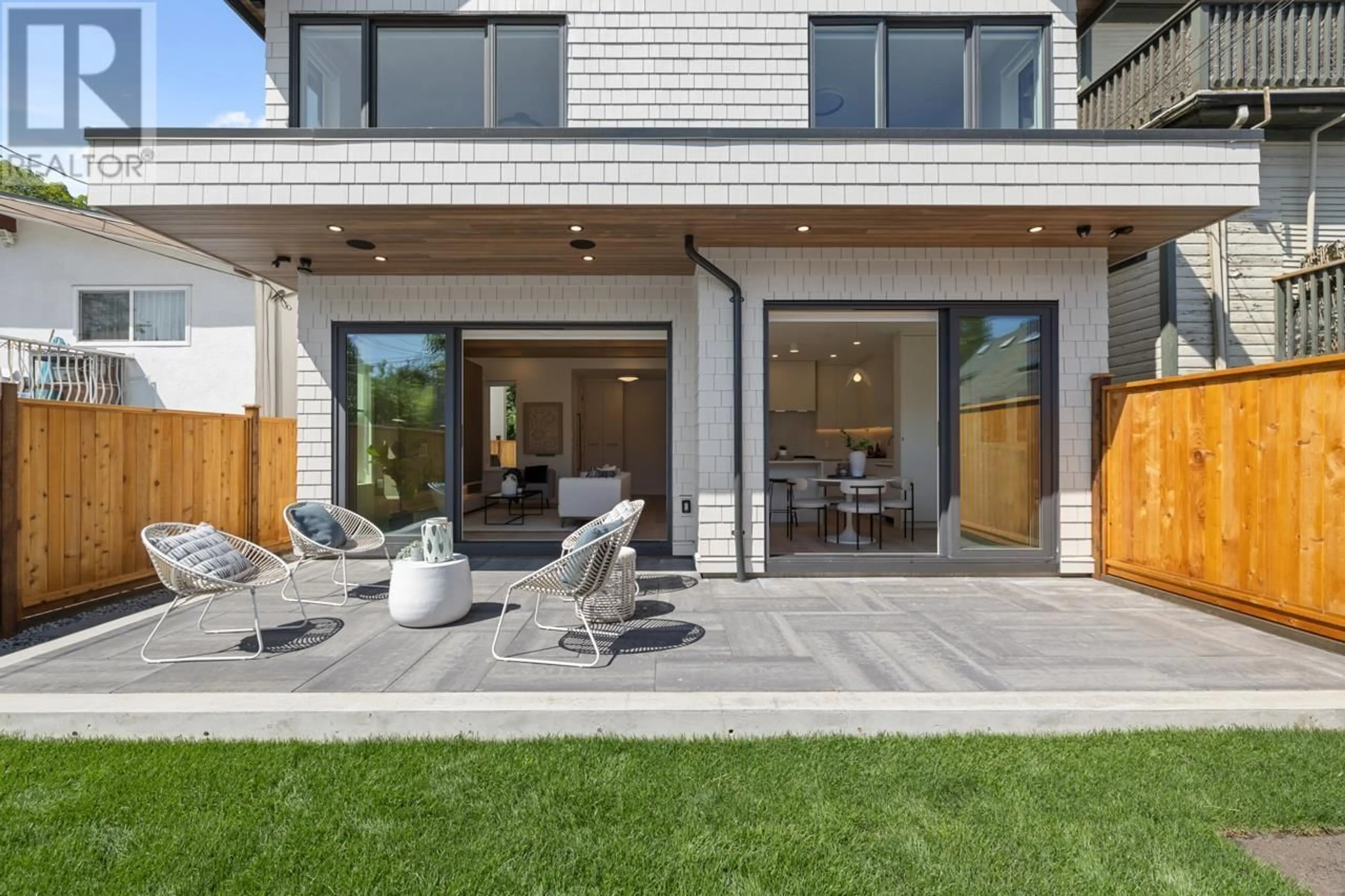 Patio, street for 2 - 610 10TH AVENUE, Vancouver British Columbia V5T2A5