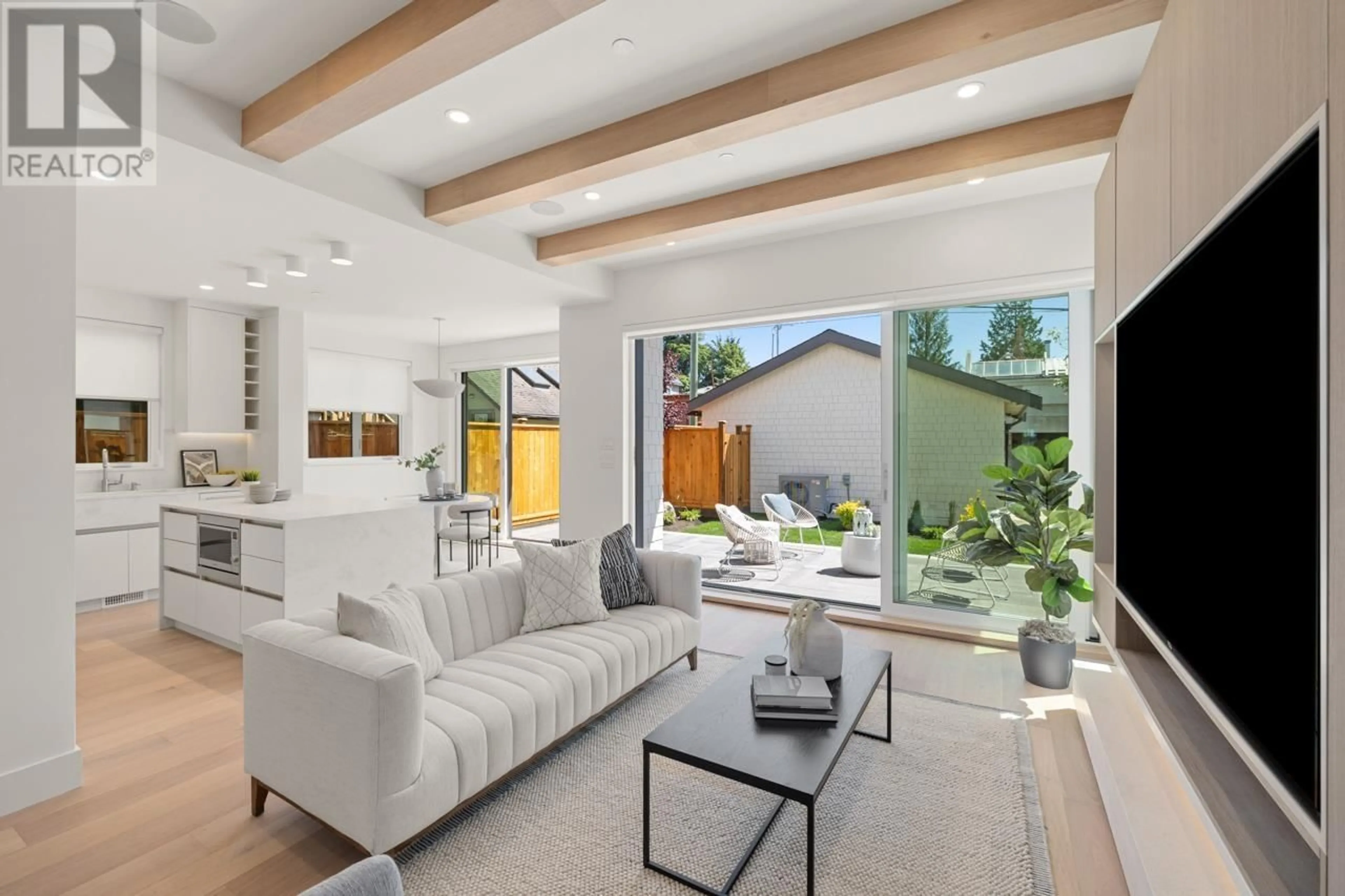 Living room with furniture, unknown for 2 - 610 10TH AVENUE, Vancouver British Columbia V5T2A5