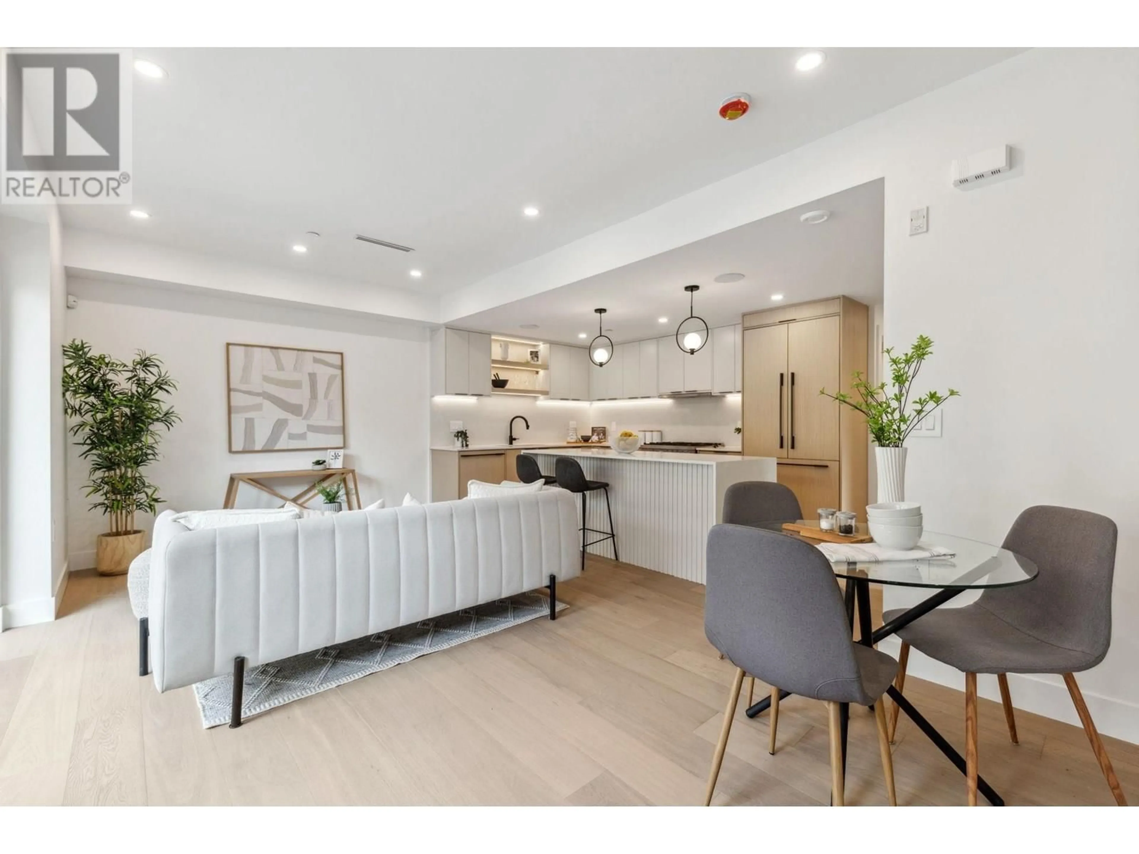 Open concept kitchen, unknown for 3383 VICTORIA DRIVE, Vancouver British Columbia V5N4M3