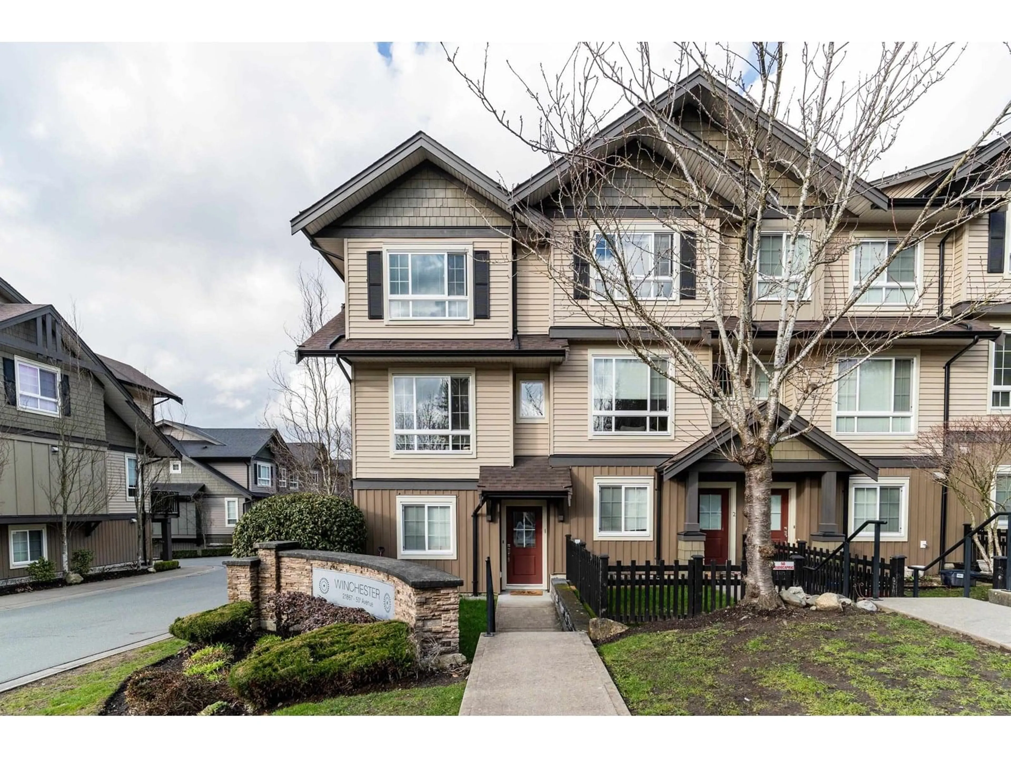 Unknown for 1 - 21867 50, Langley British Columbia V3A3T2