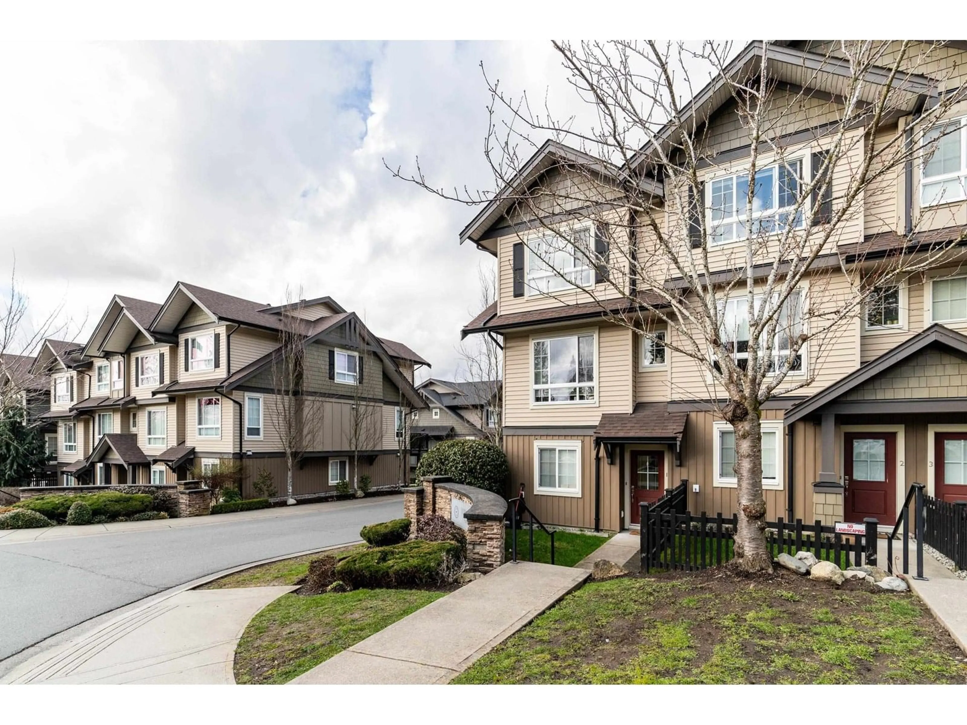 Unknown for 1 - 21867 50, Langley British Columbia V3A3T2