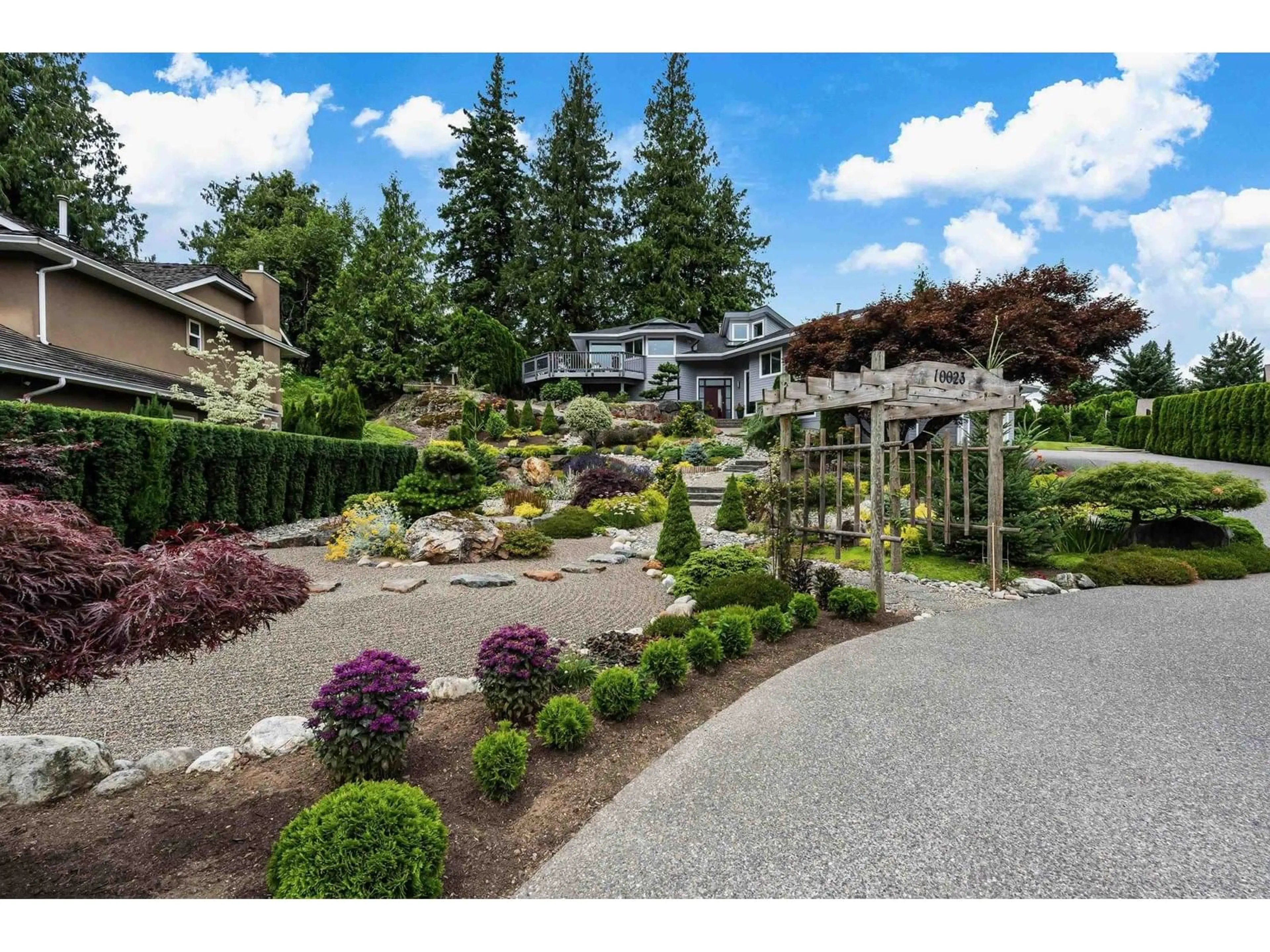 A pic from outside/outdoor area/front of a property/back of a property/a pic from drone, unknown for 10023 EAGLE CRESCENT, Chilliwack British Columbia V2P7R1