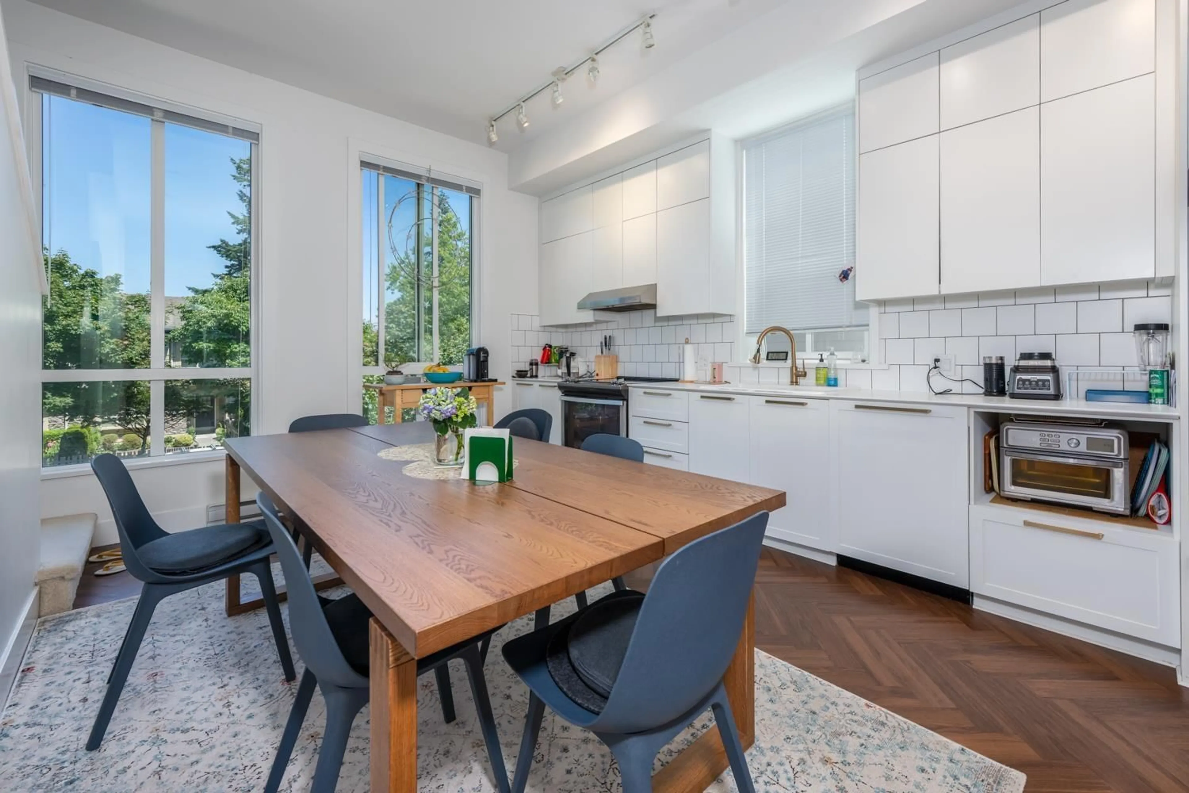 Open concept kitchen, unknown for 12 - 15828 27, Surrey British Columbia V3Z0X4