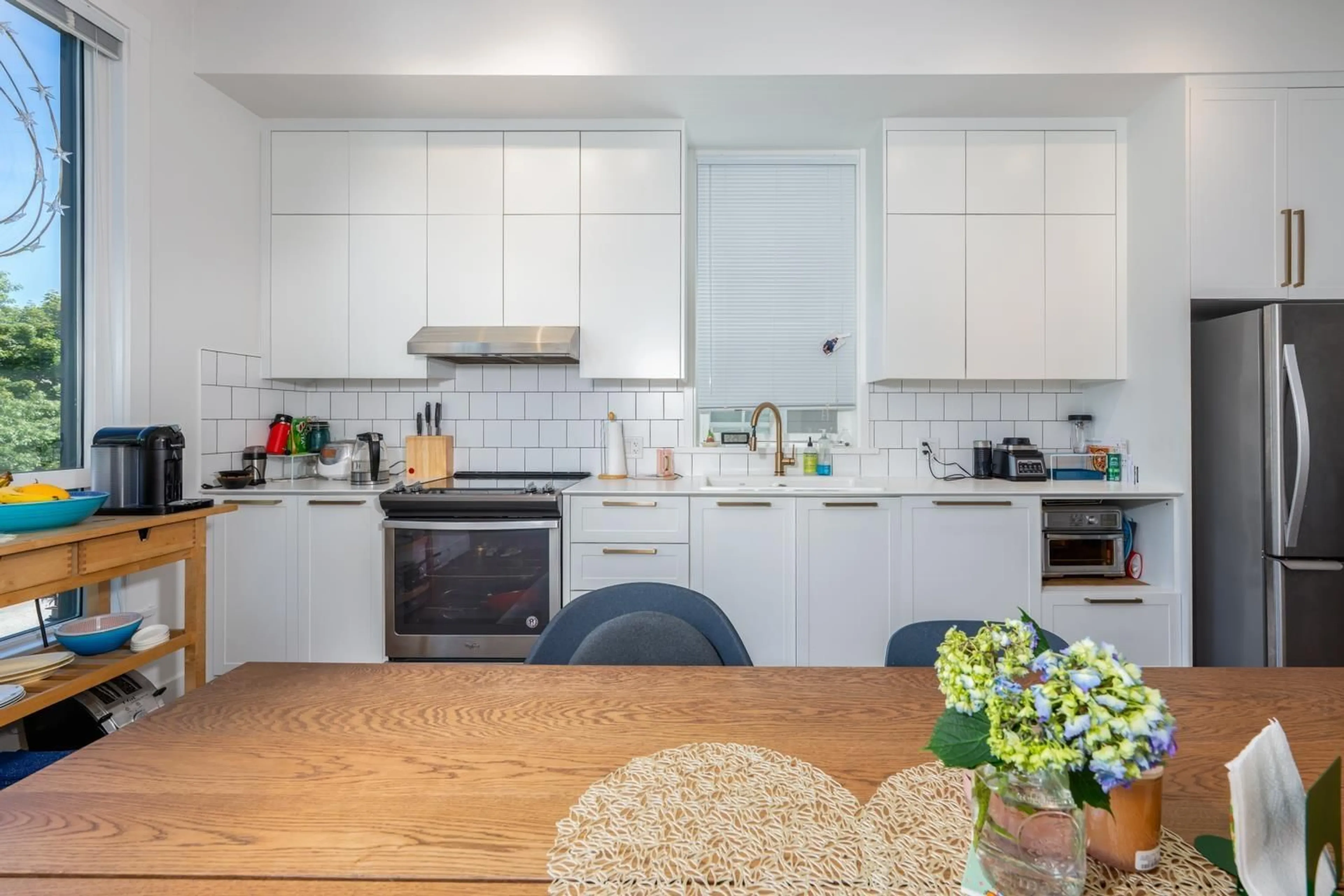 Open concept kitchen, unknown for 12 - 15828 27, Surrey British Columbia V3Z0X4